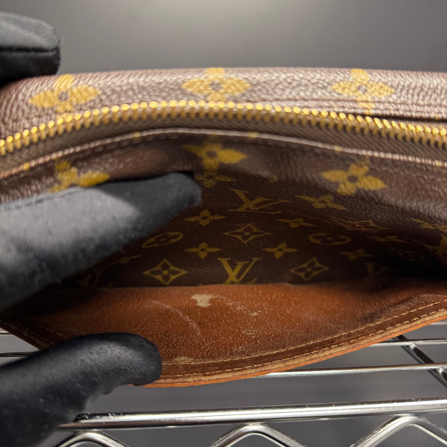 Louis Vuitton Jeune fille