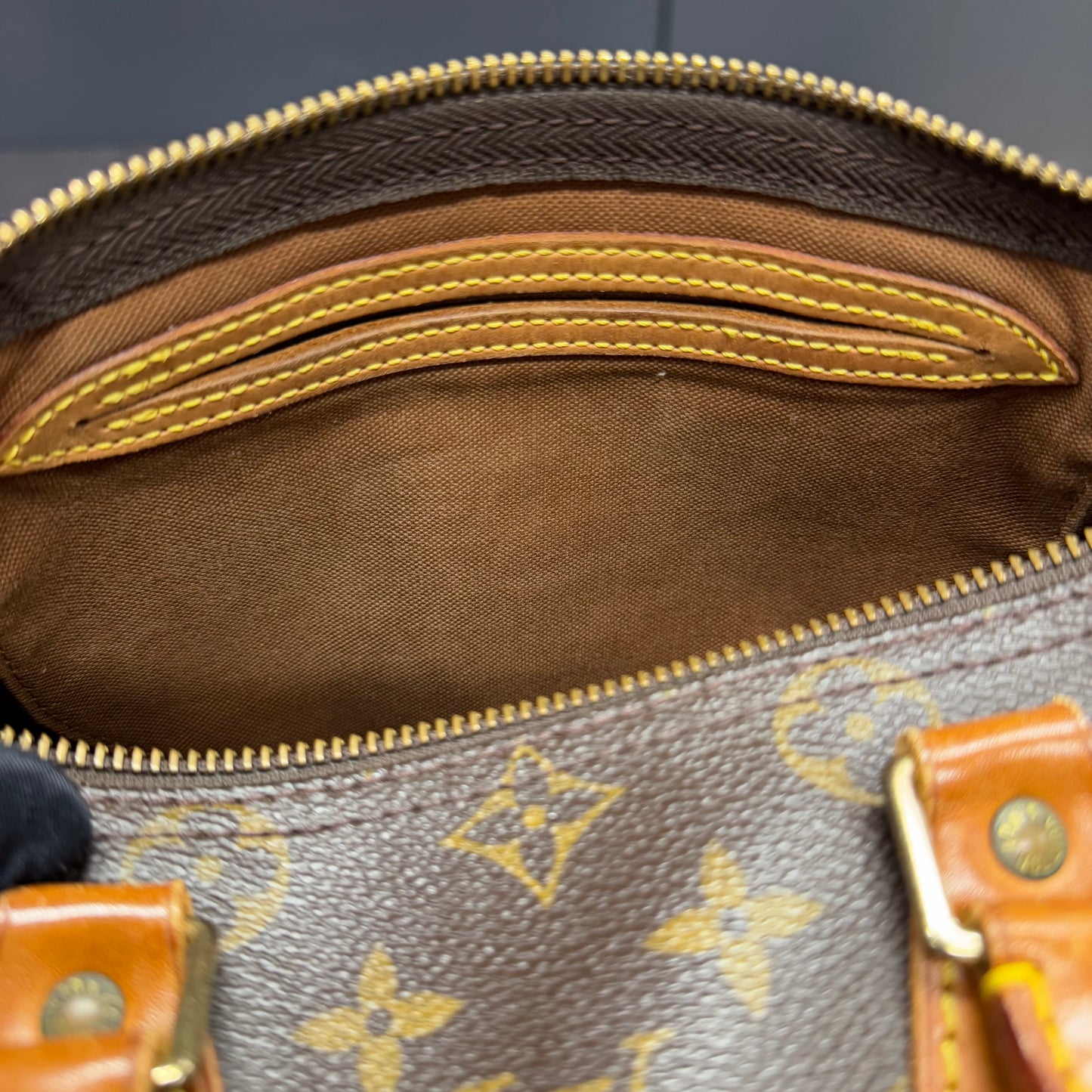 Louis Vuitton Speedy 25