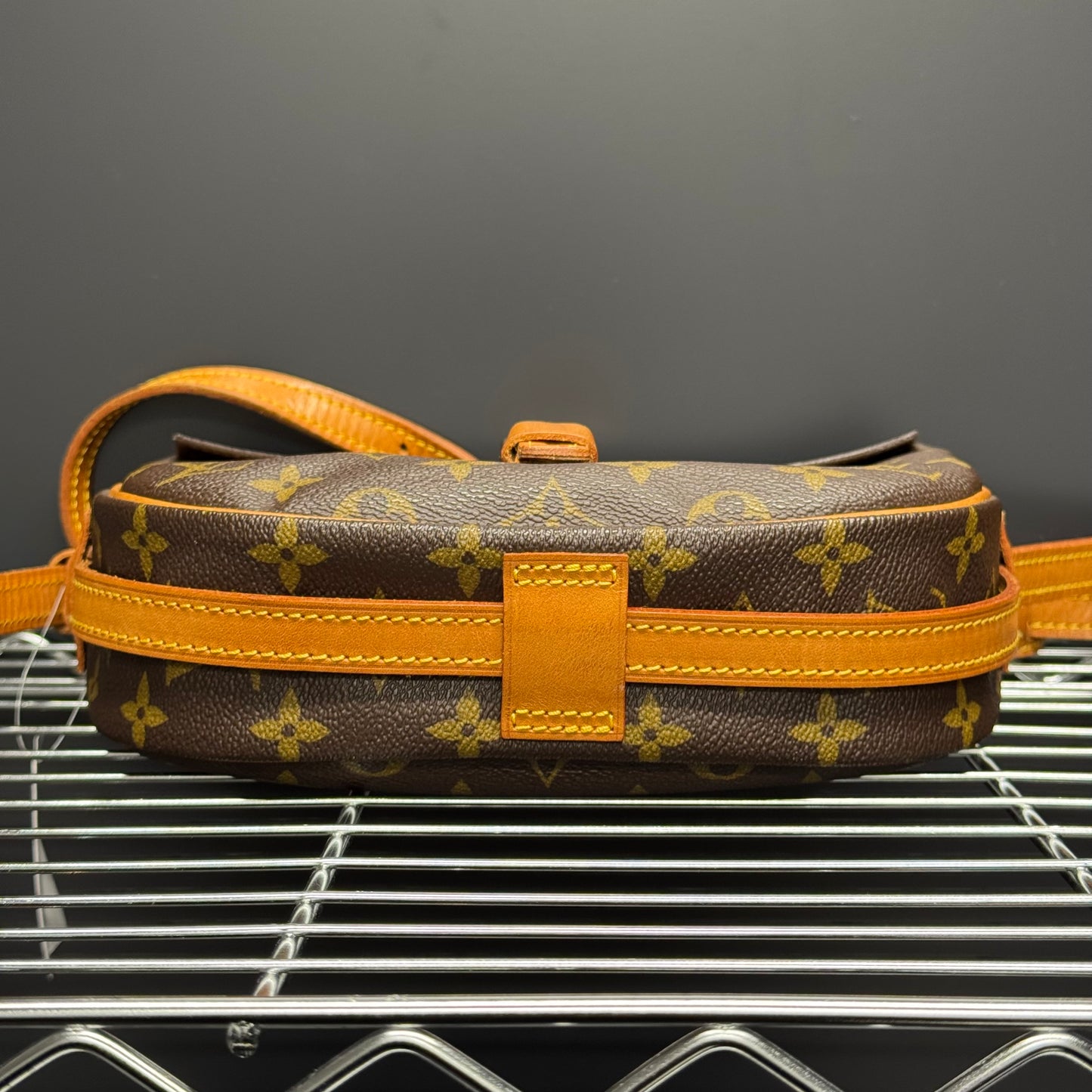 Louis Vuitton Jeune fille