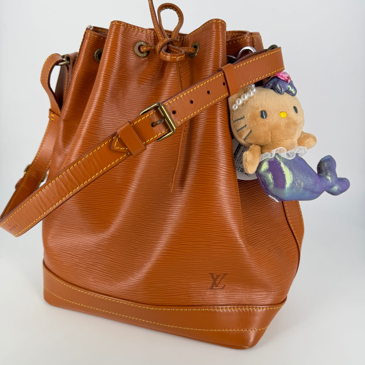 Louis Vuitton Noé GM épi Gold