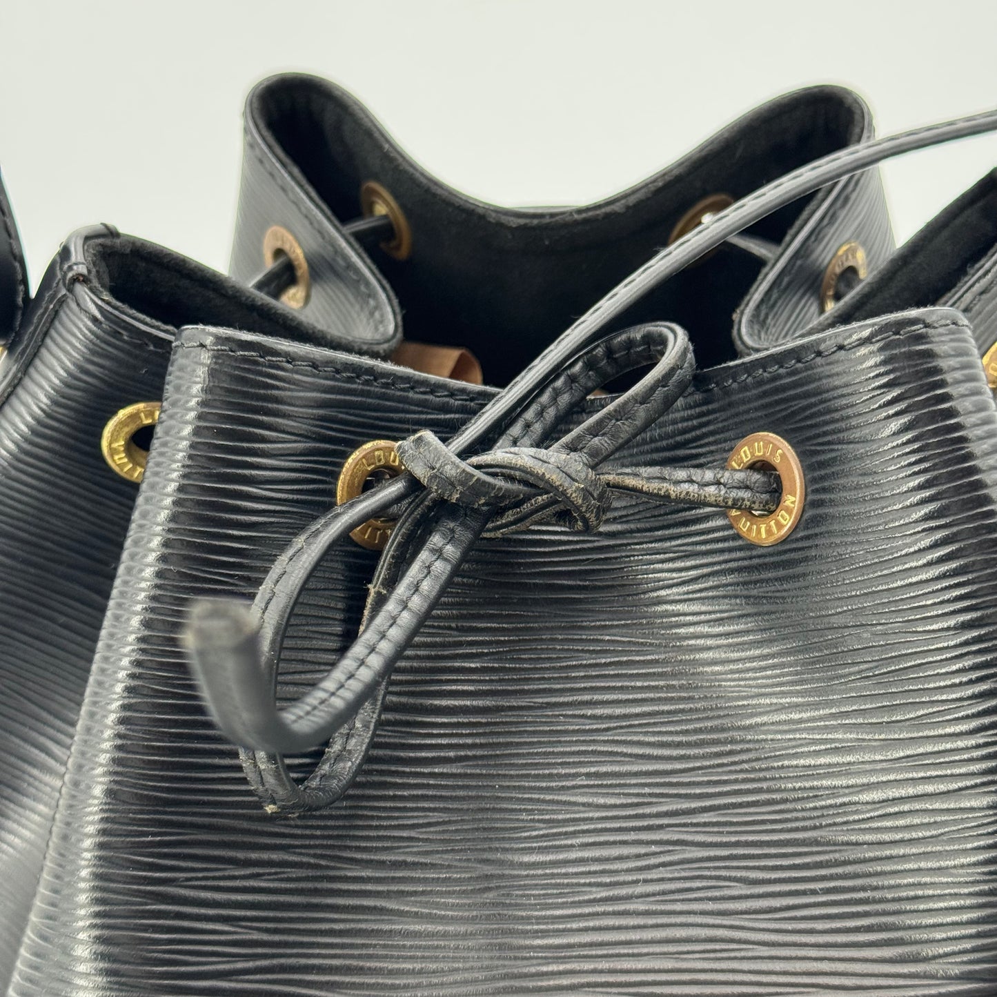 Louis Vuitton Noé noir PM