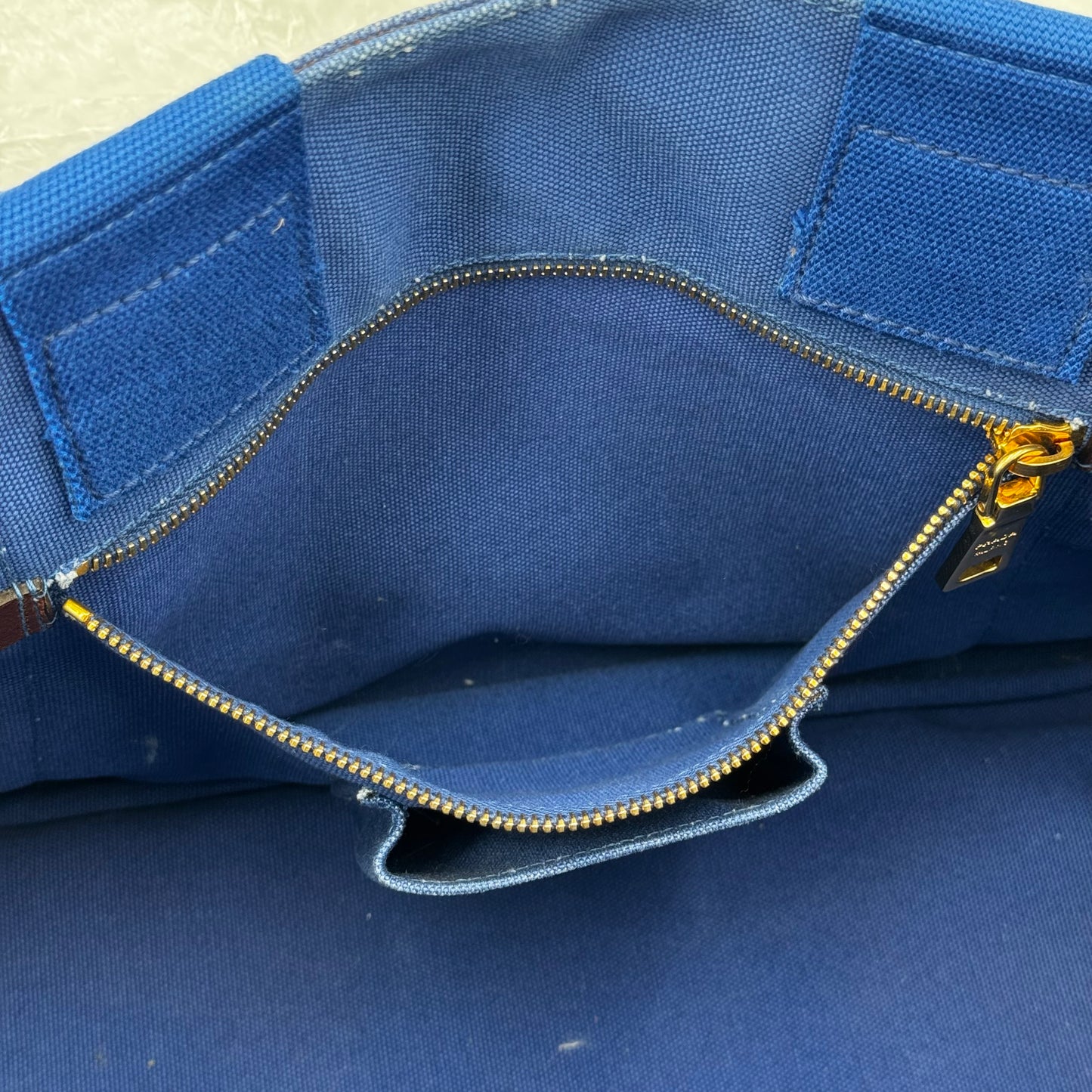 Prada Canapa GM