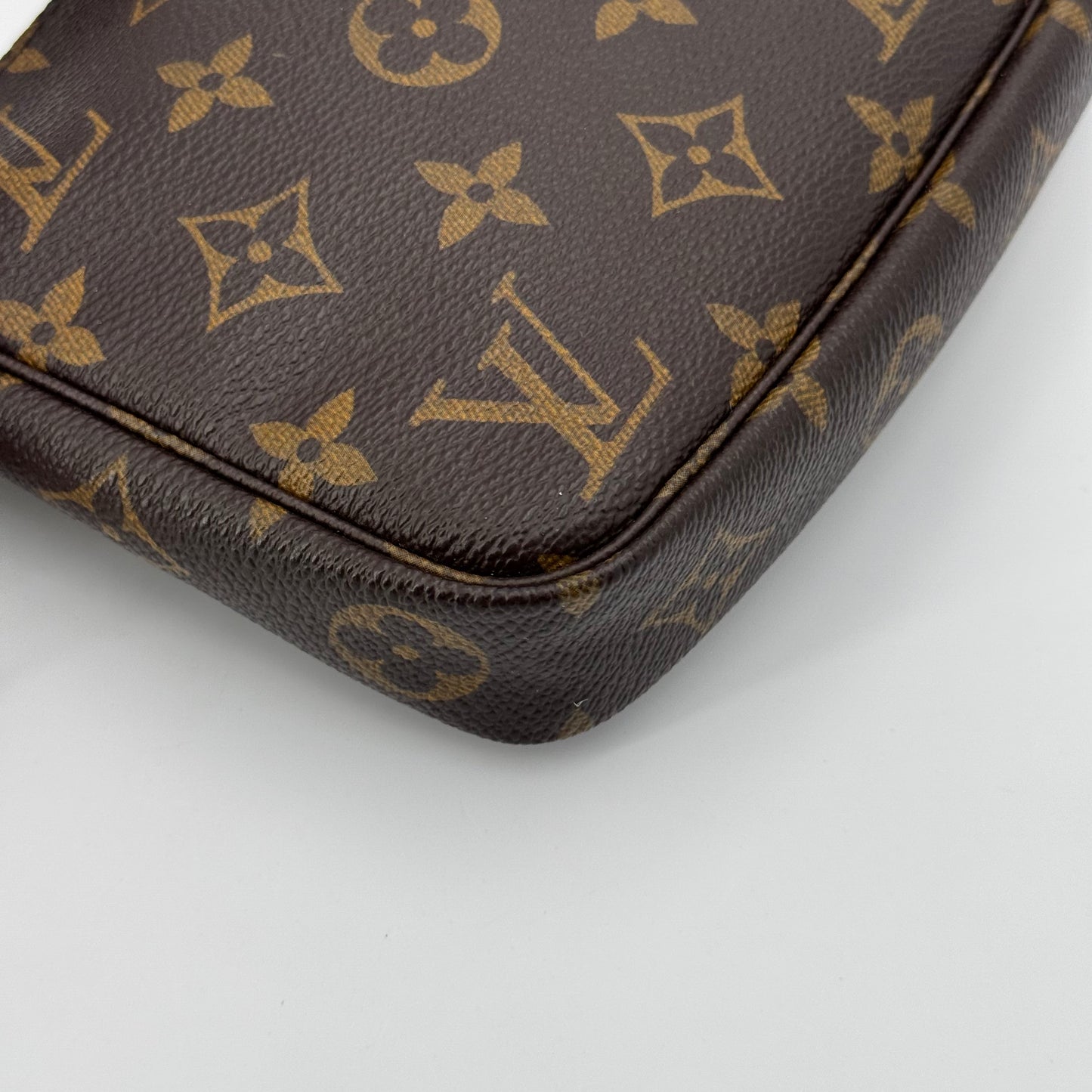 Louis Vuitton pochette accessoires