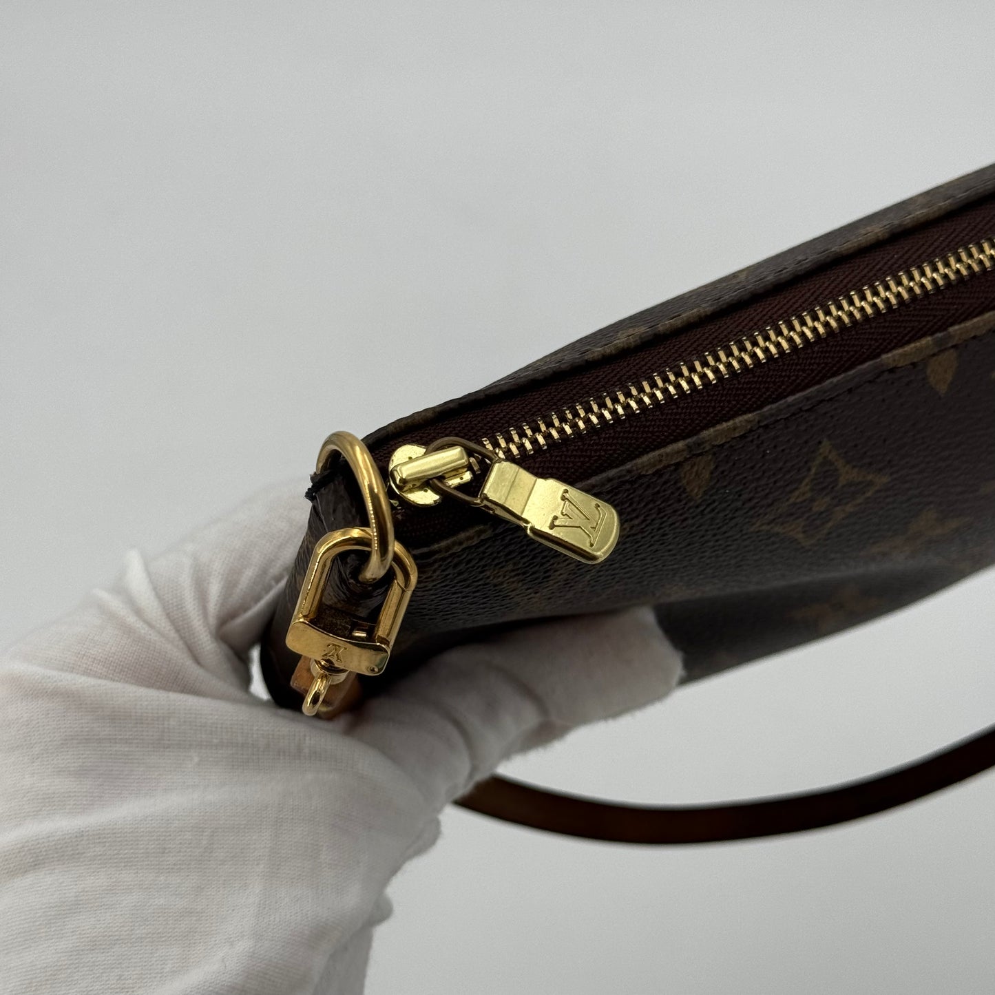 Louis Vuitton pochette accessoires