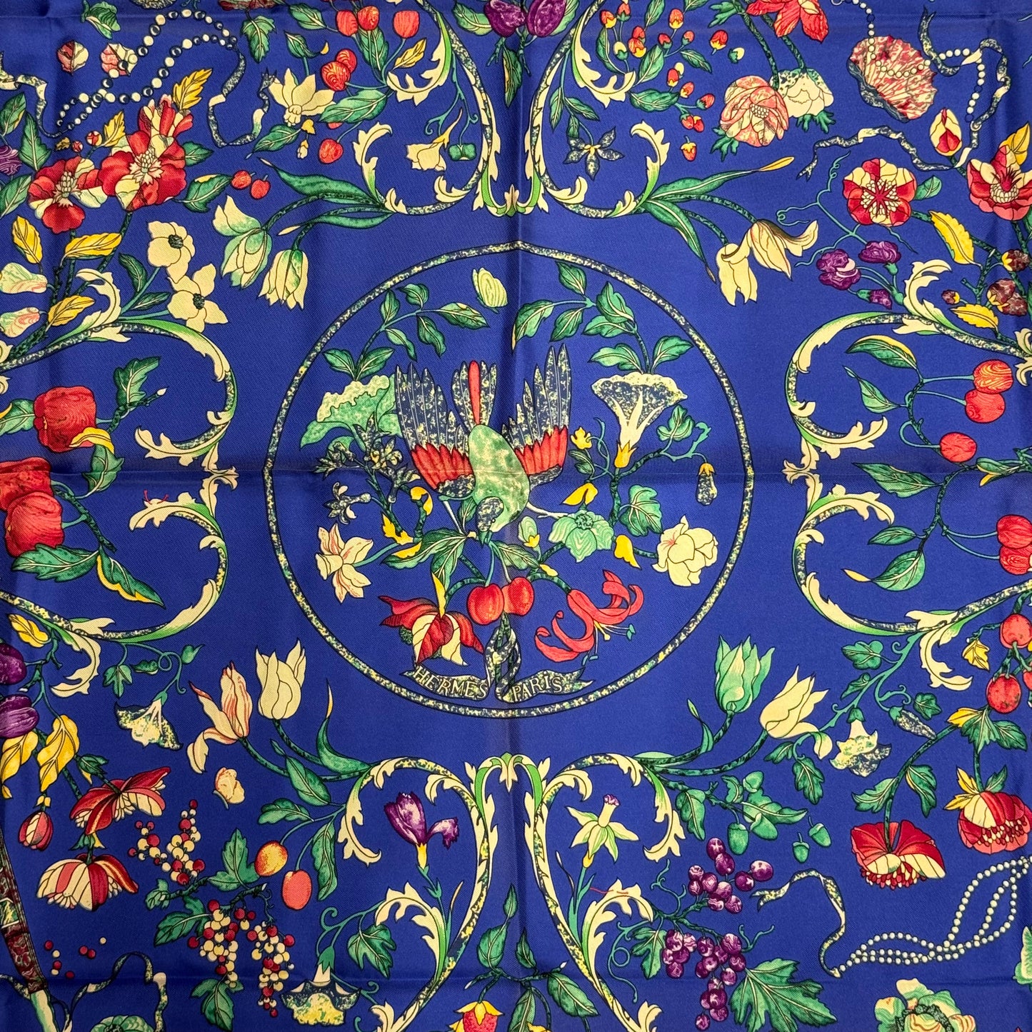 Hermès Carré “ Pierres d’orient et d’Occident “