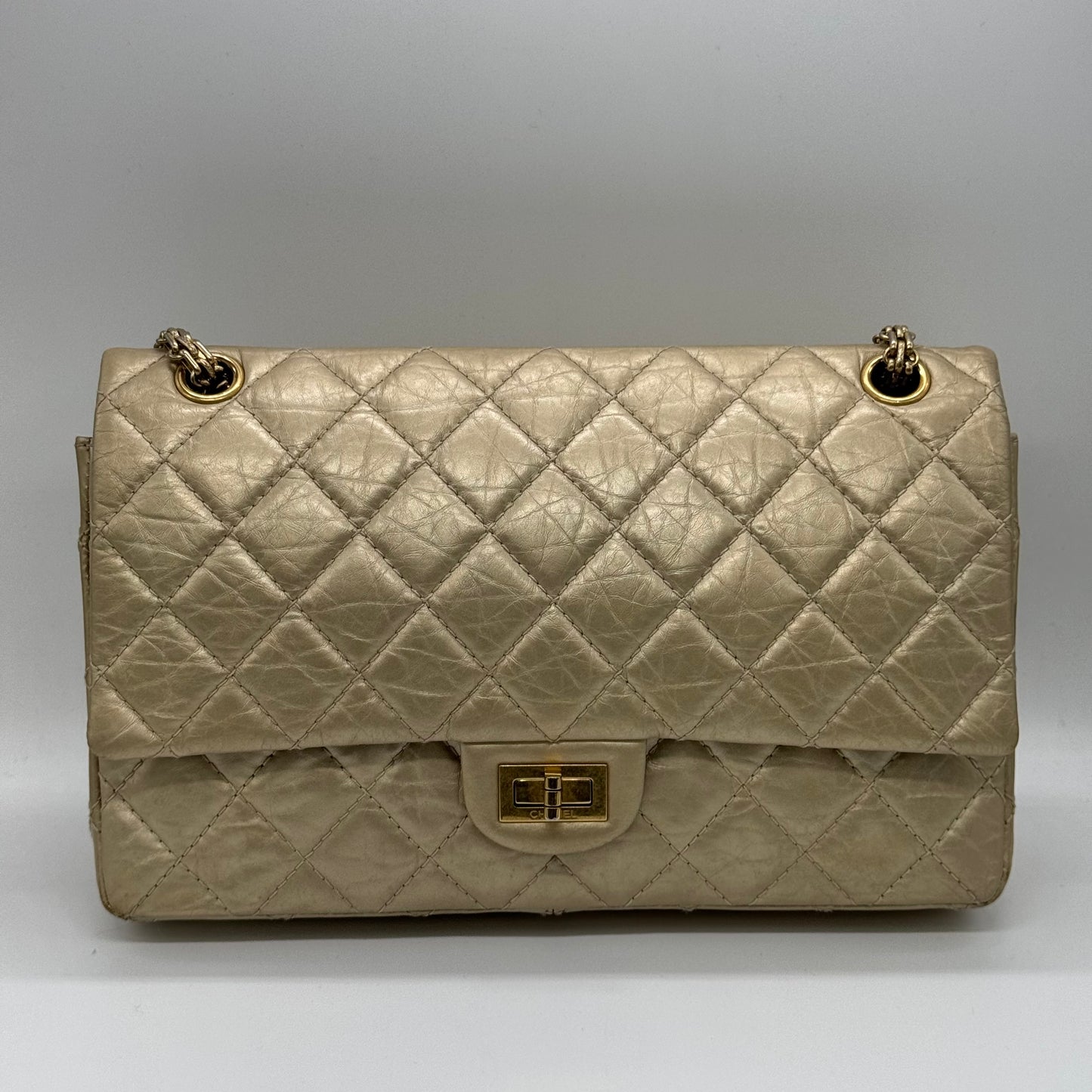 Chanel 2.55 28