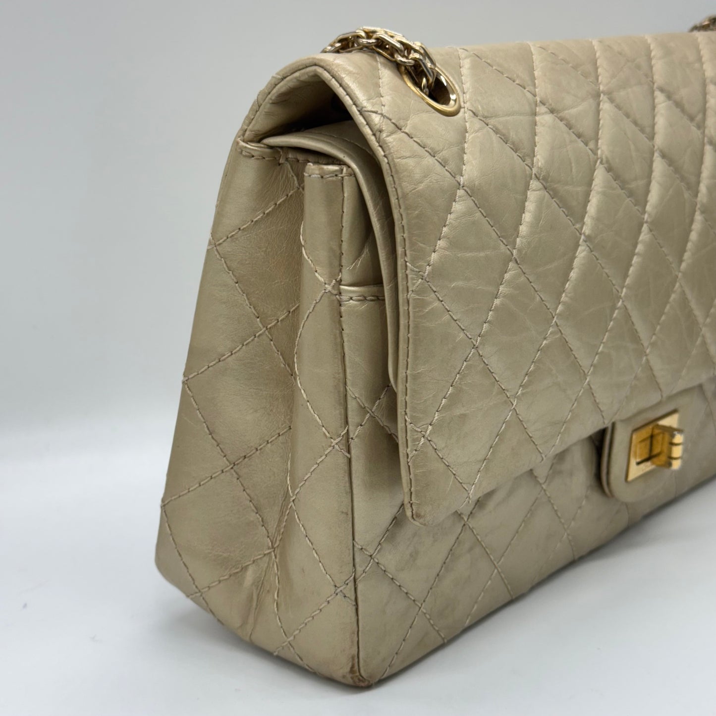 Chanel 2.55 28