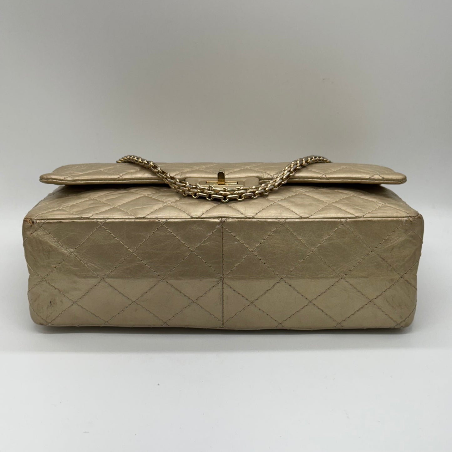 Chanel 2.55 28