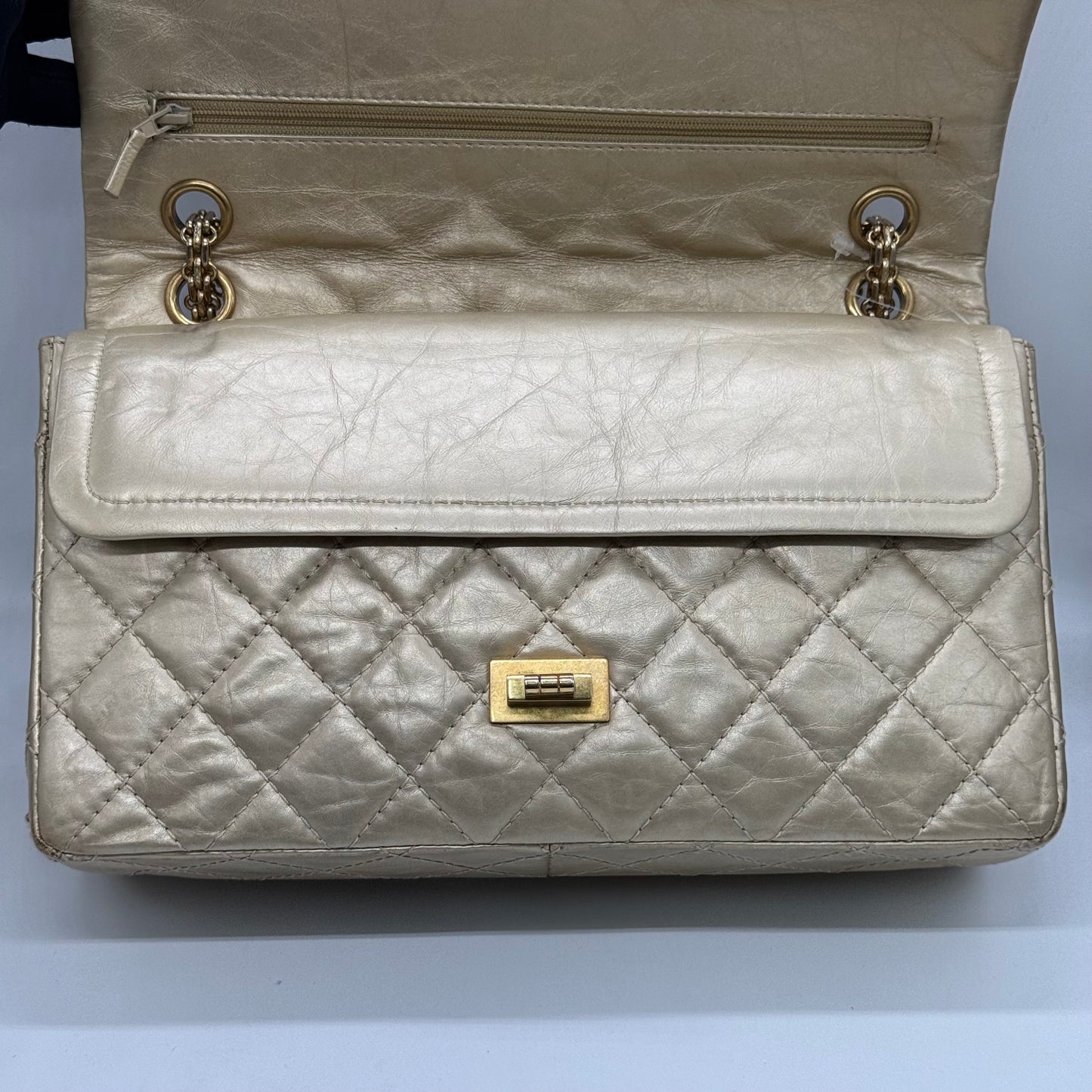 Chanel 2.55 28