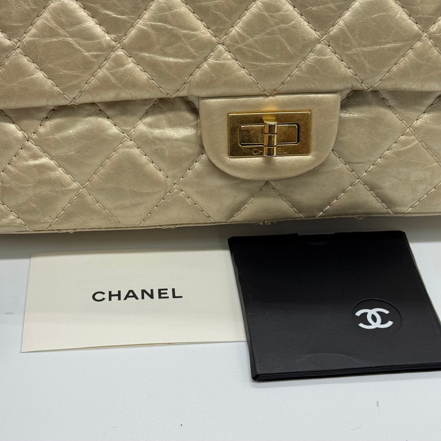 Chanel 2.55 28