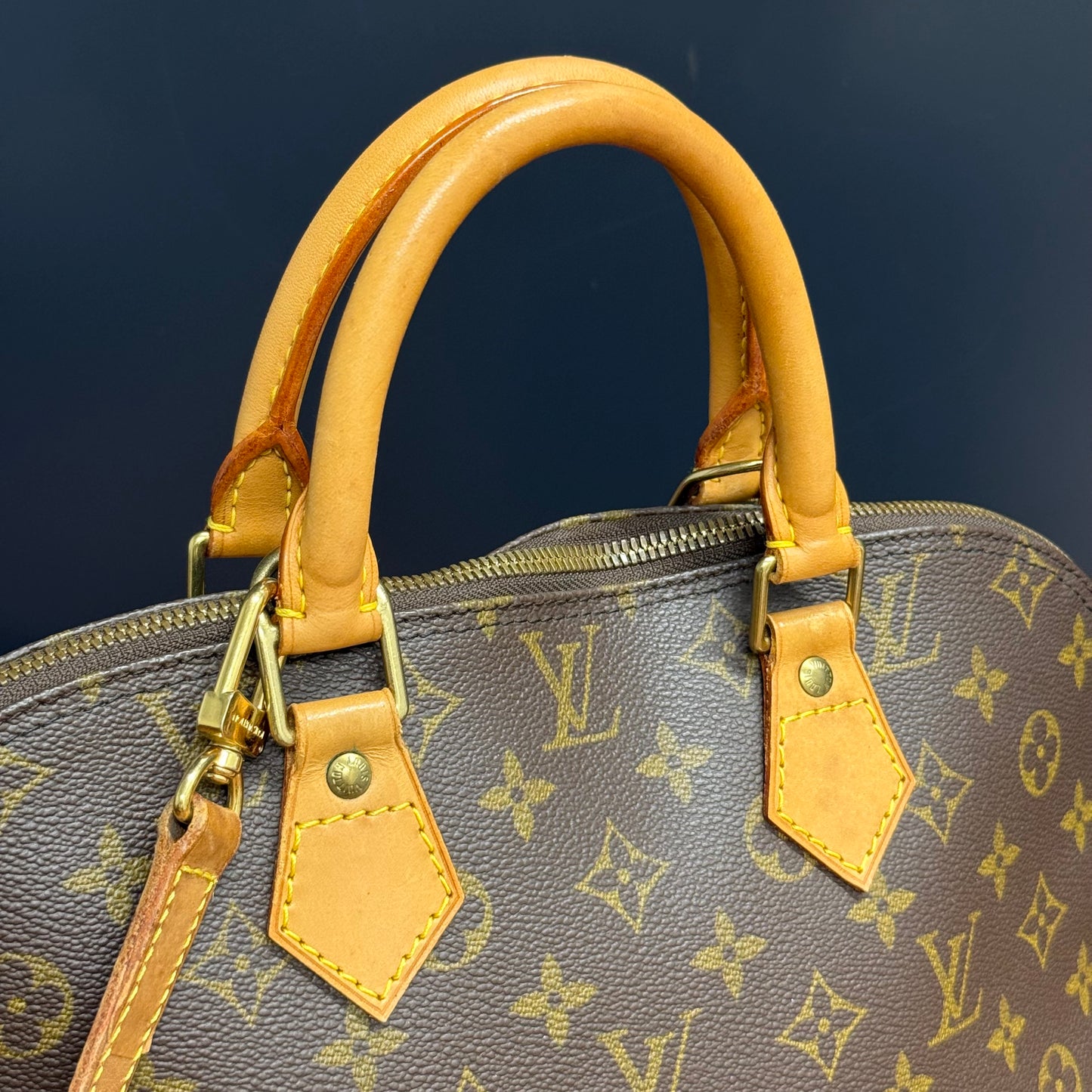 Louis Vuitton - Alma