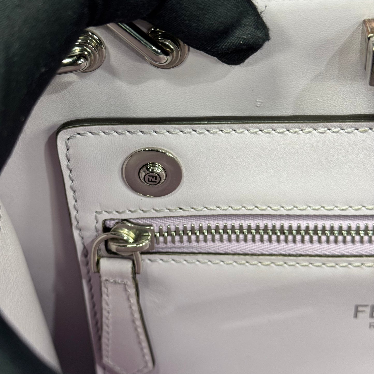 Fendi Peekaboo IseeU