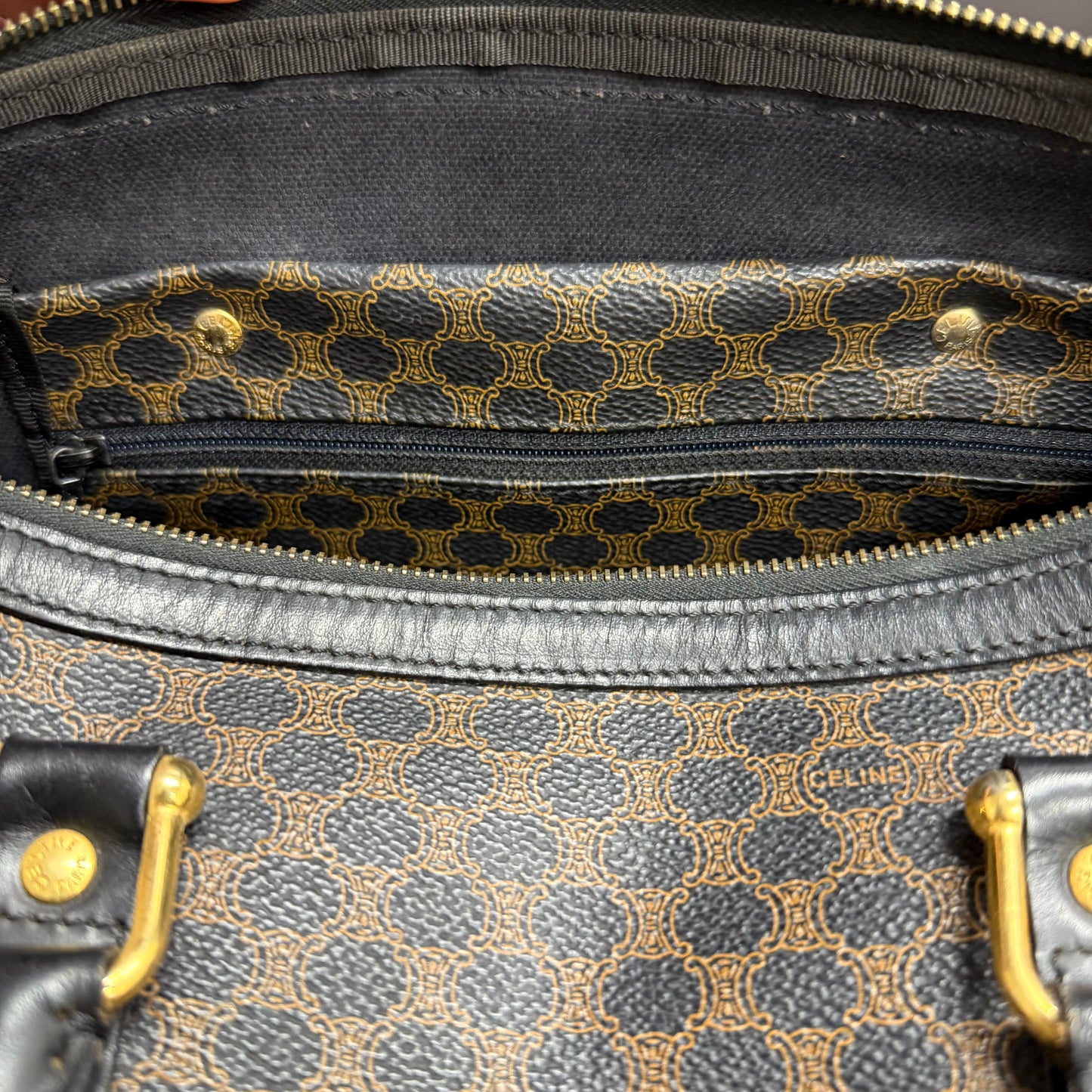 Céline Boston - 30 Black