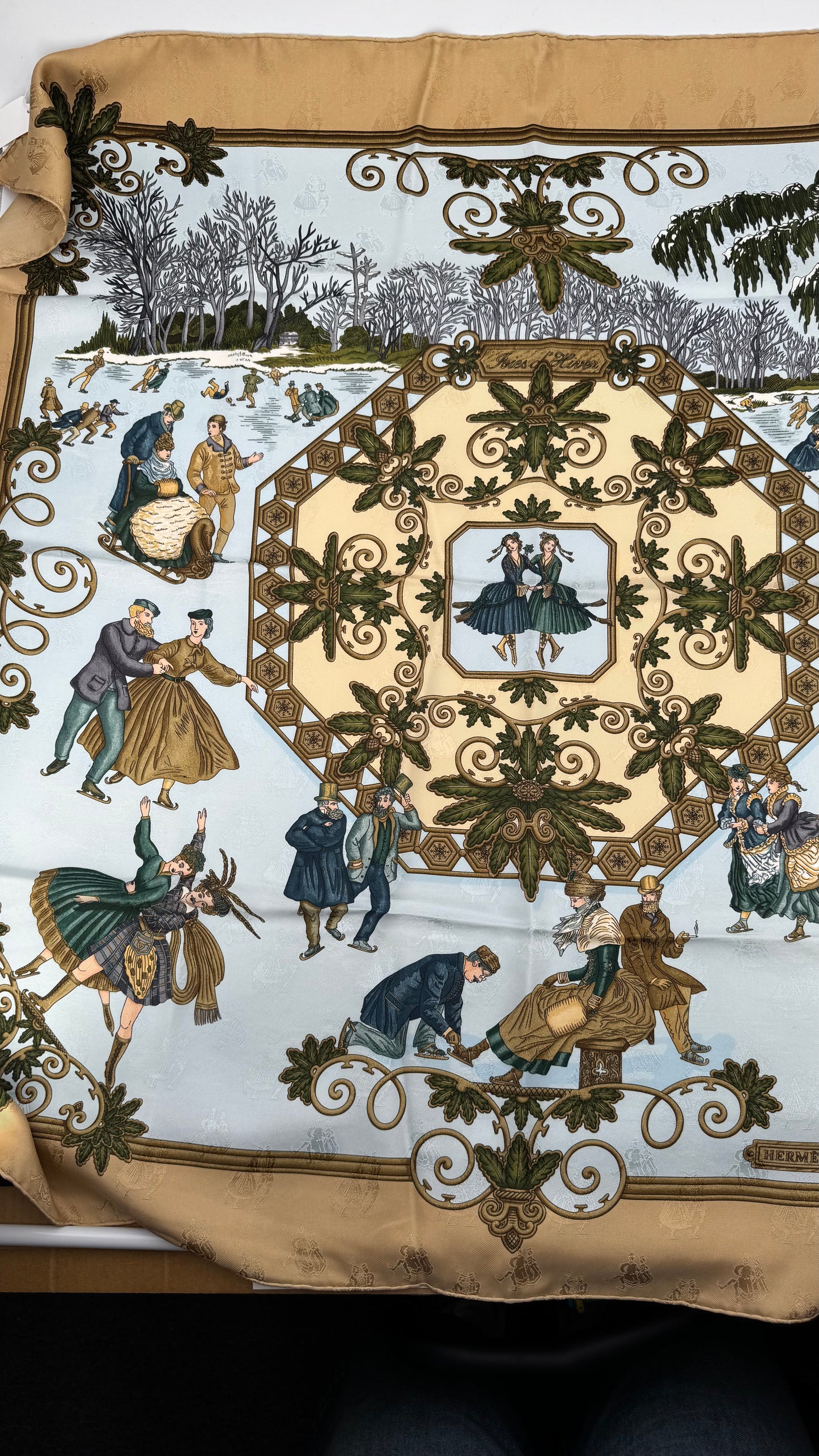Hermès Carré "Joies d'Hiver"