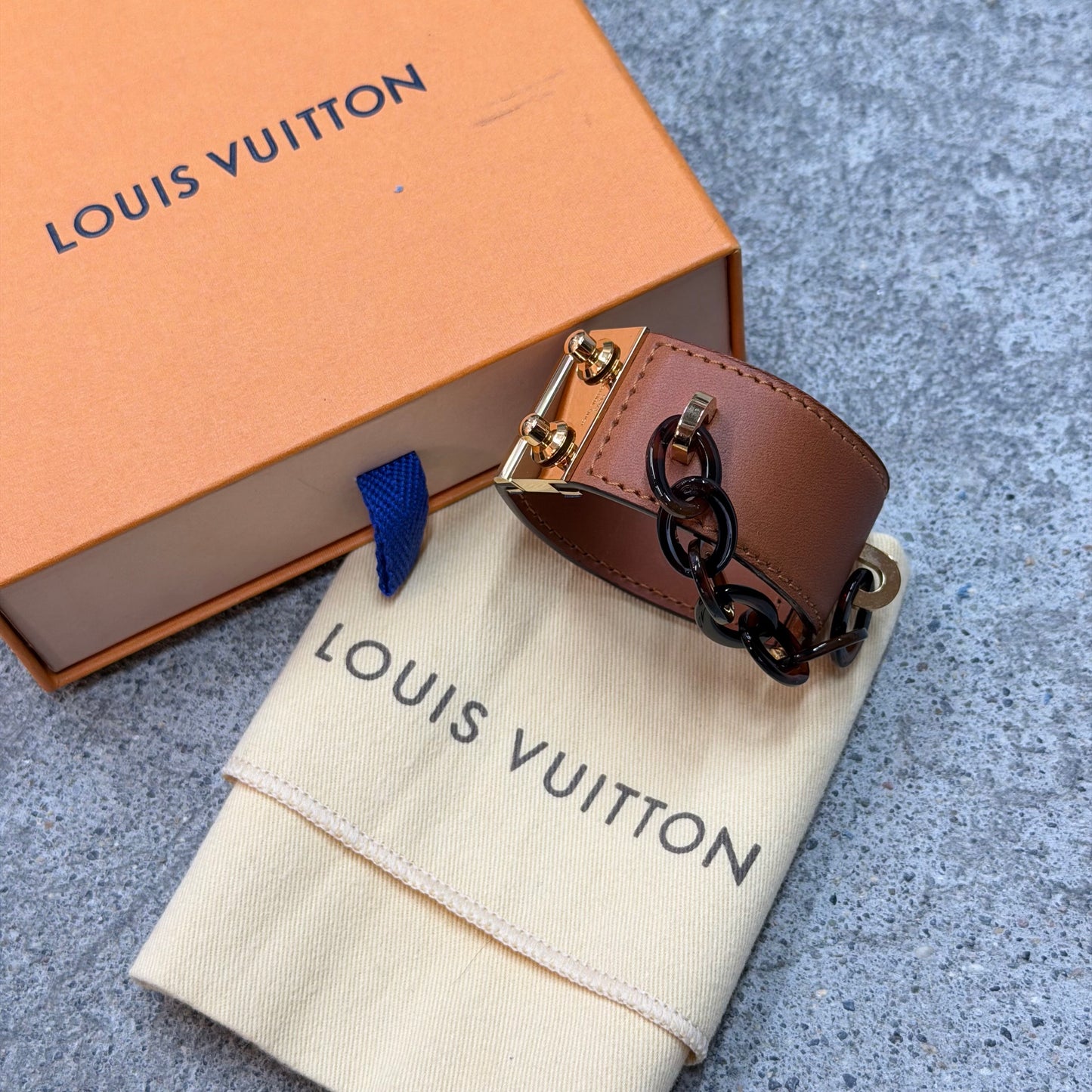 Louis Vuitton Lock Me Nomade Manchette