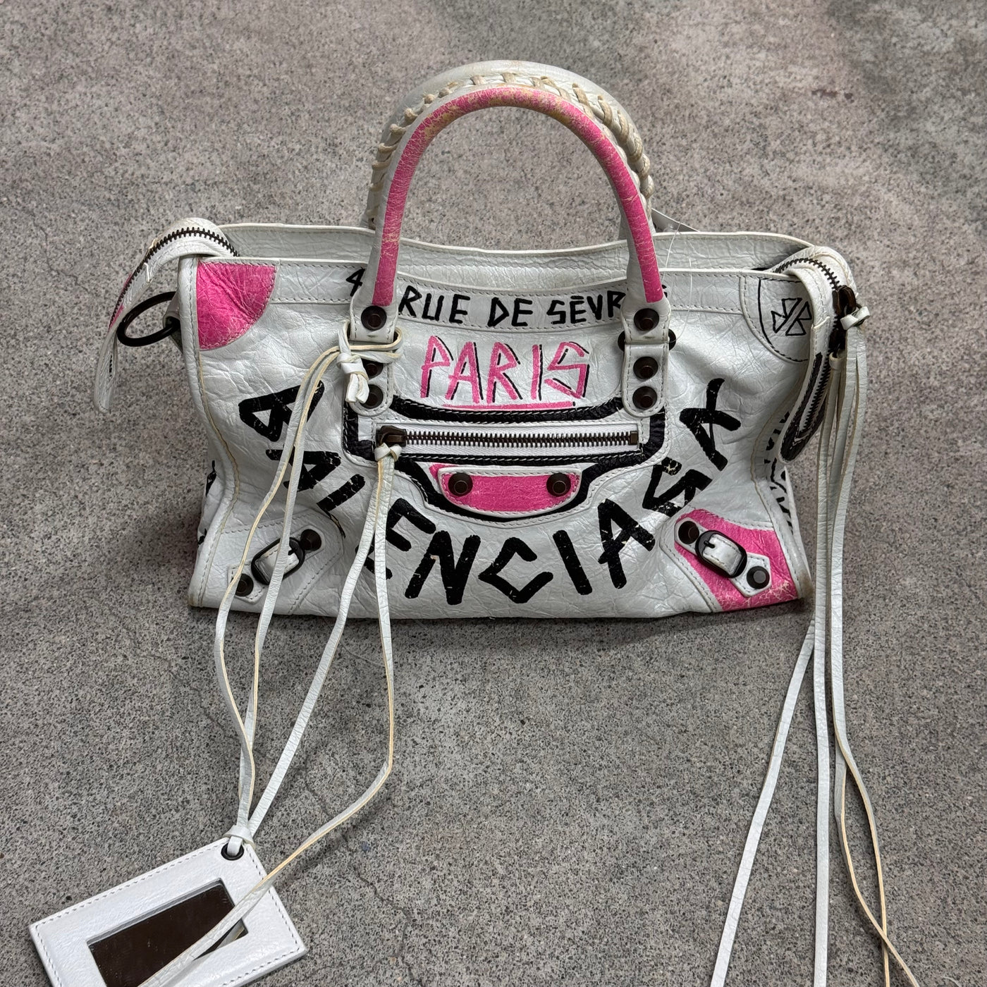 Balenciaga city graffiti