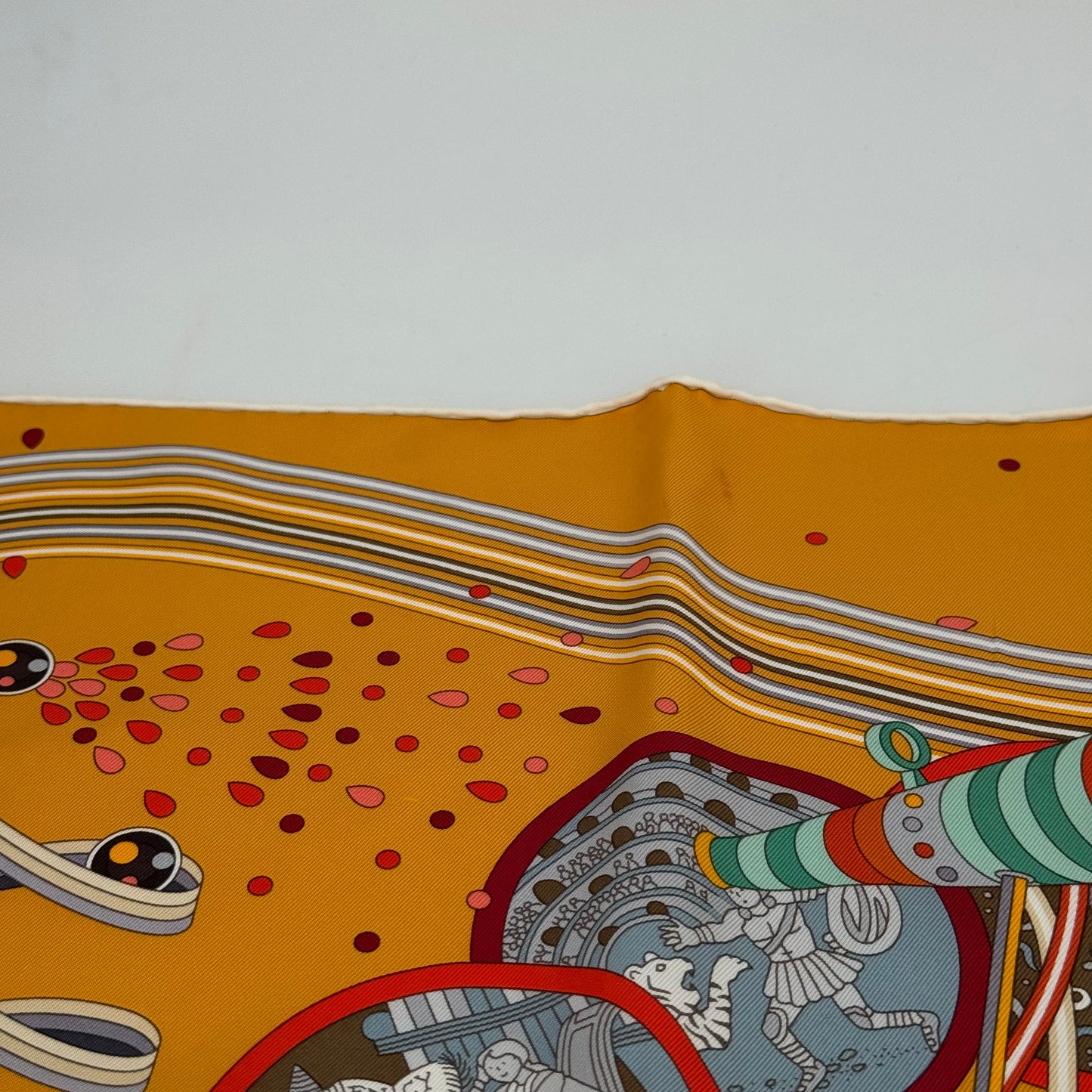 Hermès carré “le laboratoire du temps”