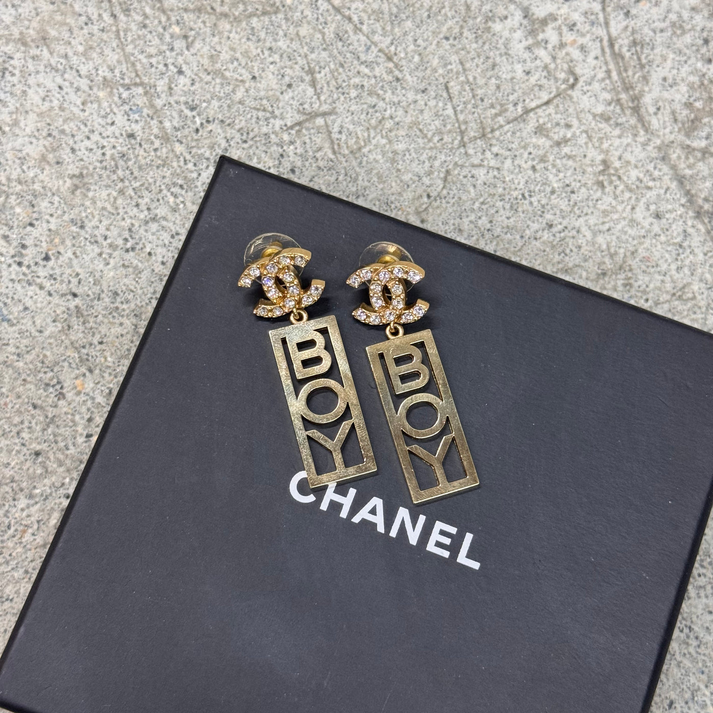 Chanel Boucle d’oreille Boy