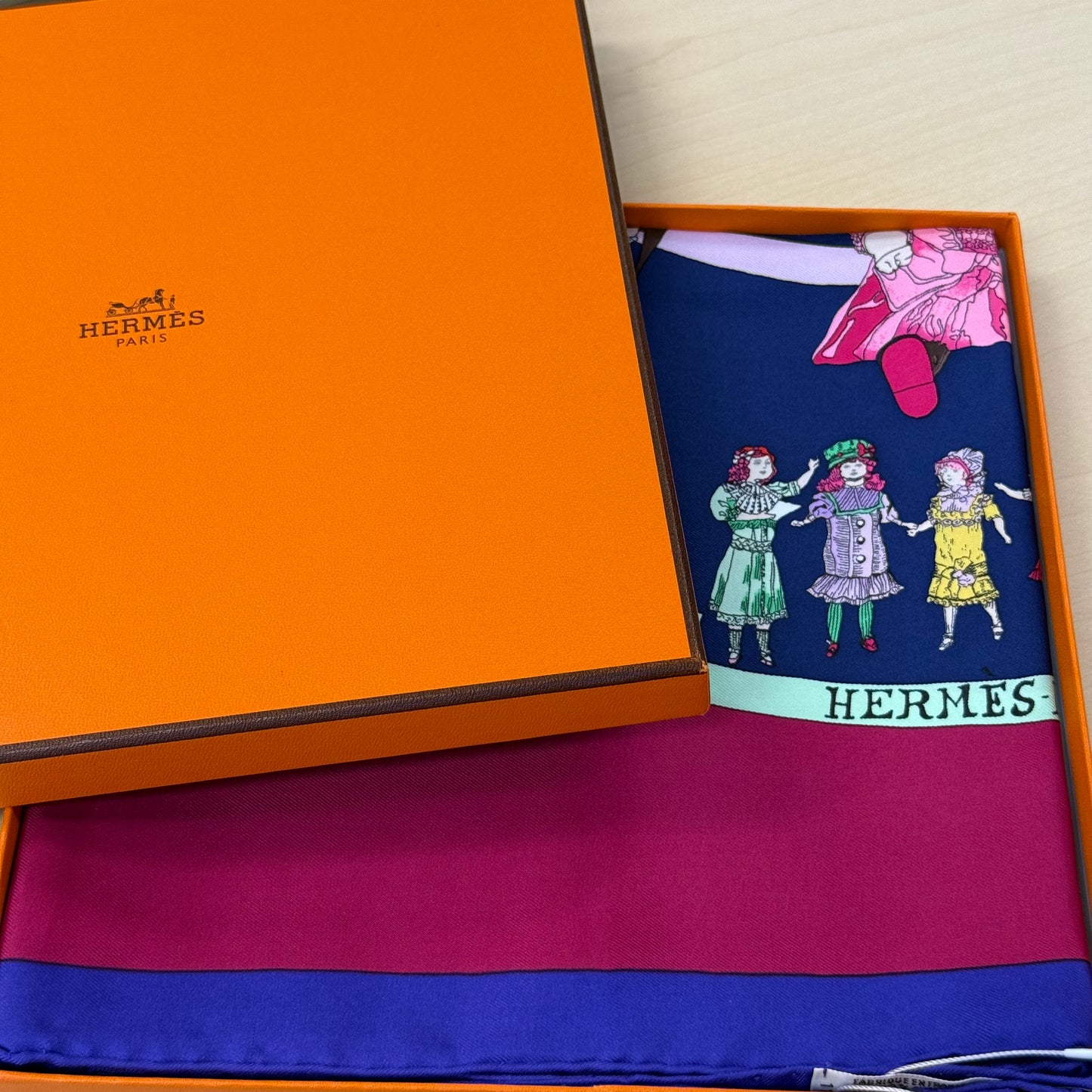 Hermès carré "Hello Dolly"