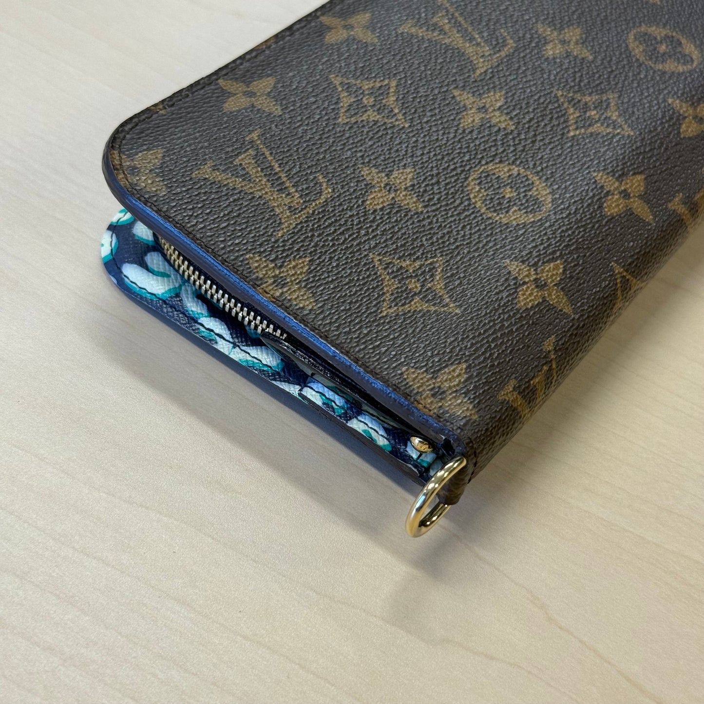 Louis Vuitton Wallet - Edition Limitée