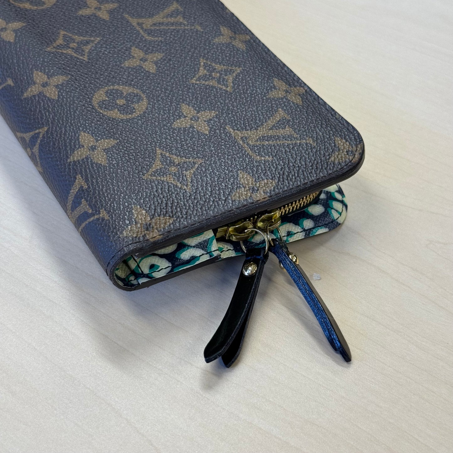 Louis Vuitton Wallet - Edition Limitée