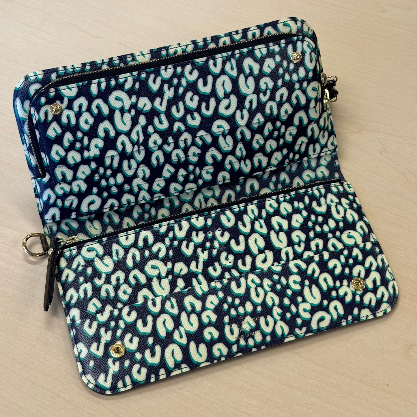 Louis Vuitton Wallet - Edition Limitée