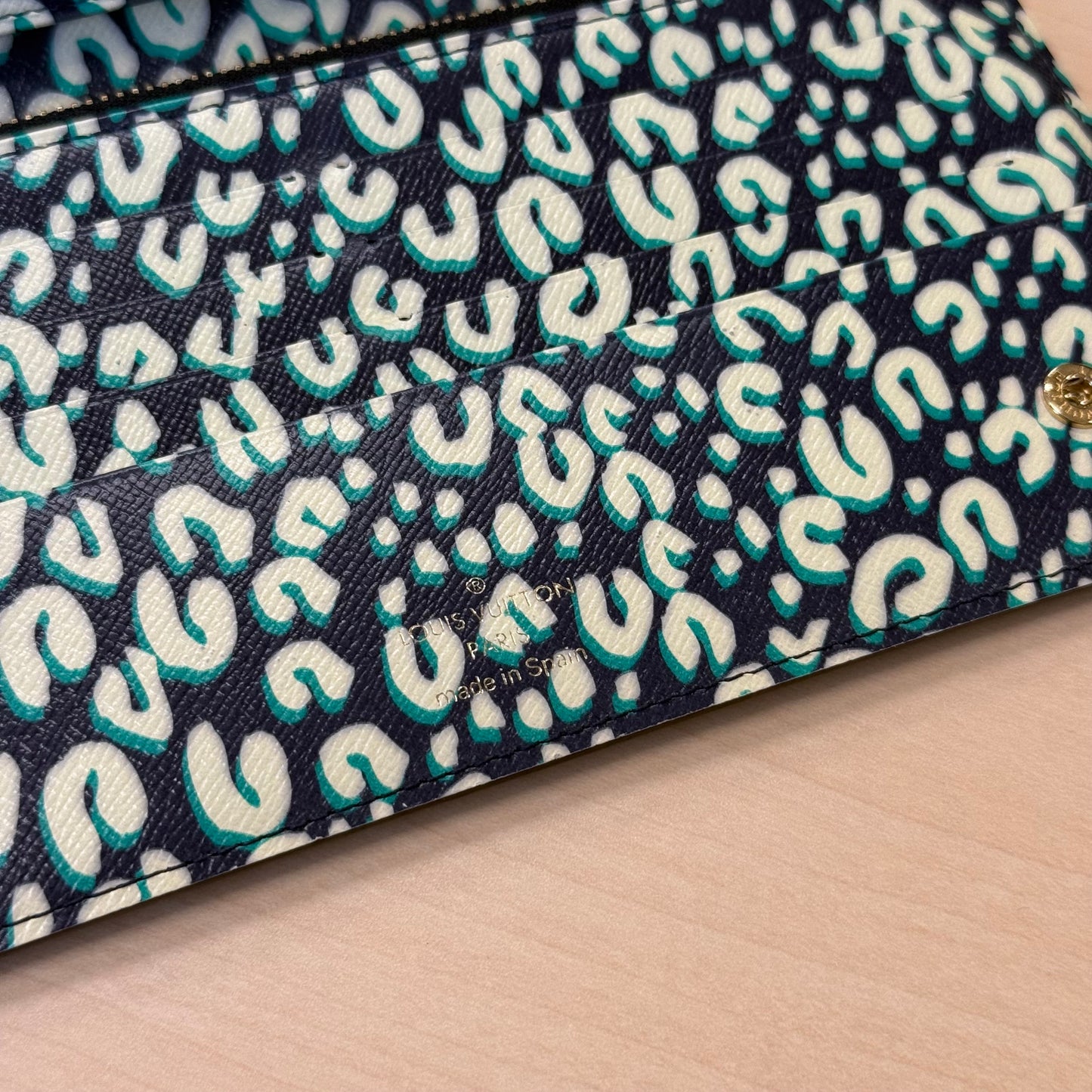 Louis Vuitton Wallet - Edition Limitée