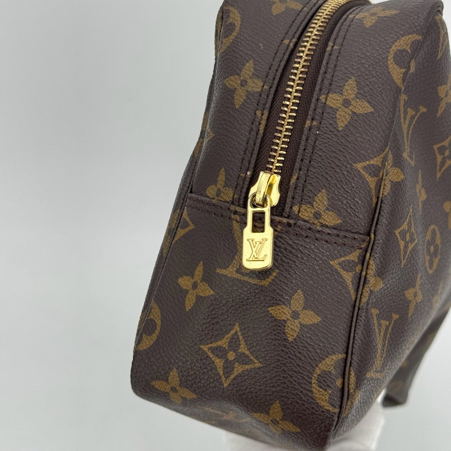 Louis Vuitton Trousse cosmétique