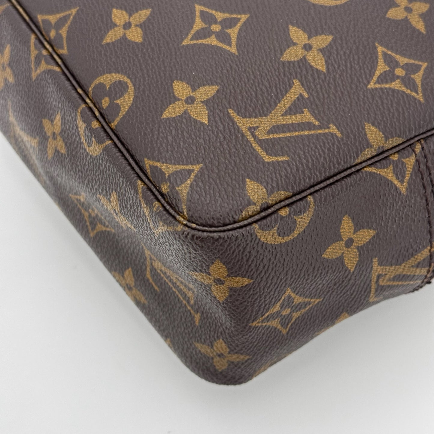 Louis Vuitton Trousse cosmétique