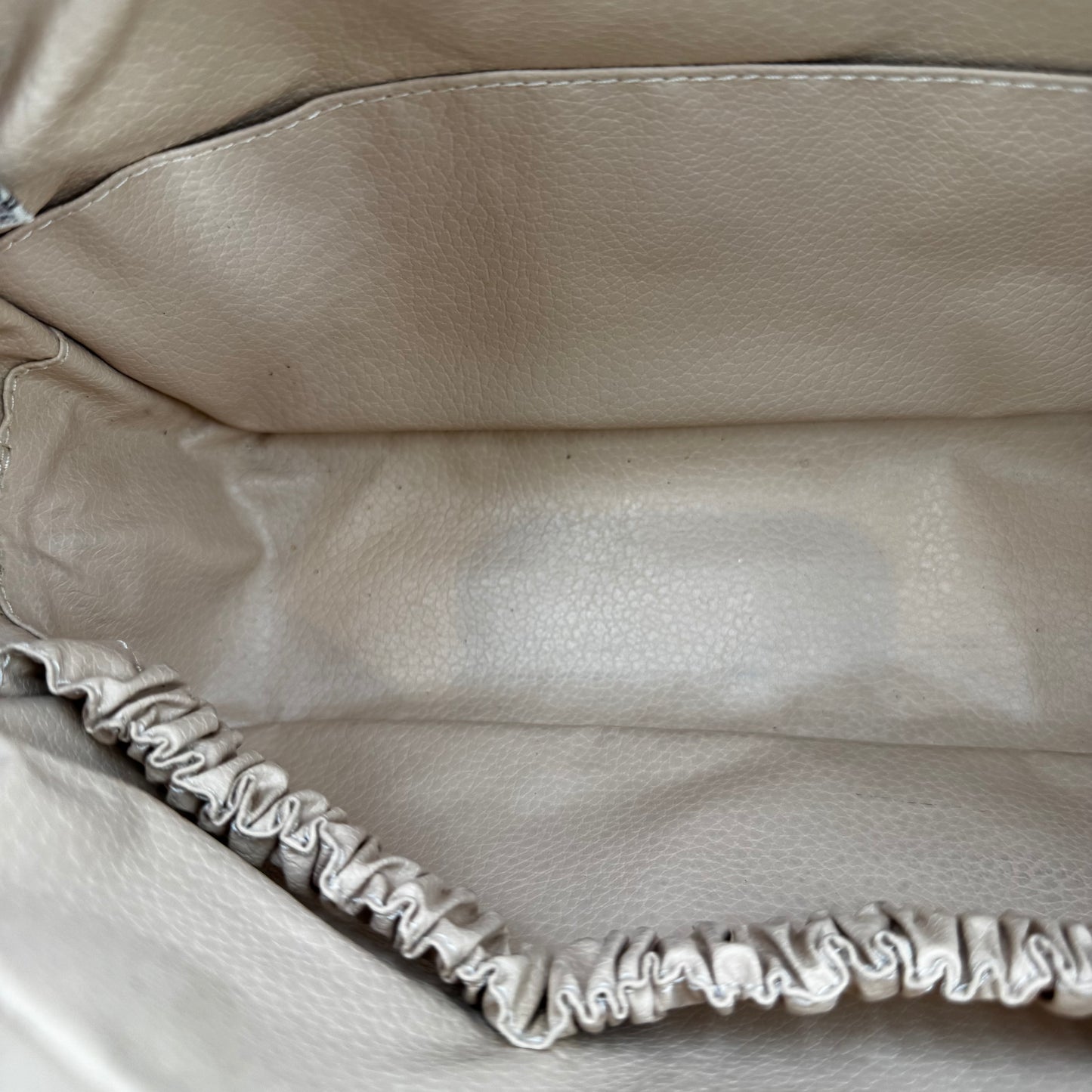 Louis Vuitton Trousse cosmétique