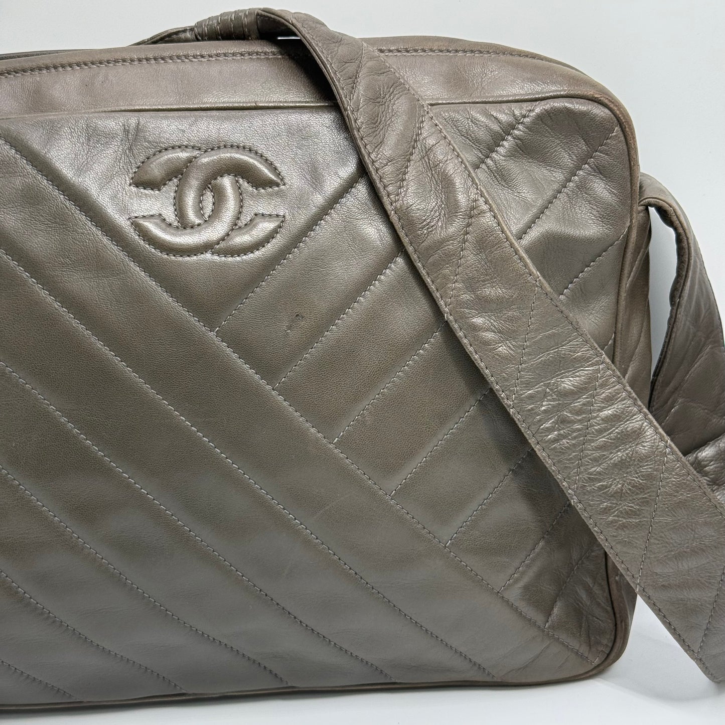 Chanel camera kaki