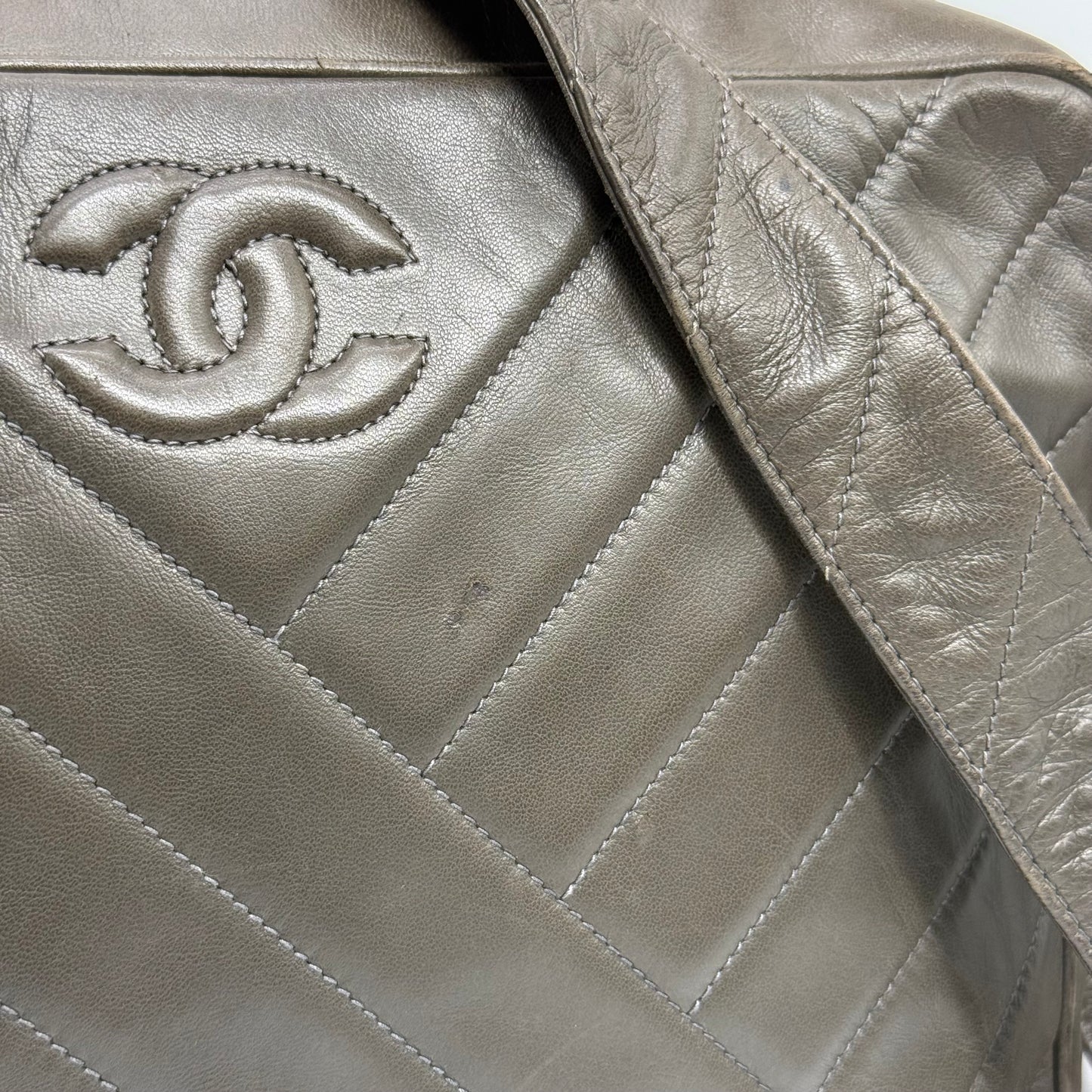 Chanel camera kaki