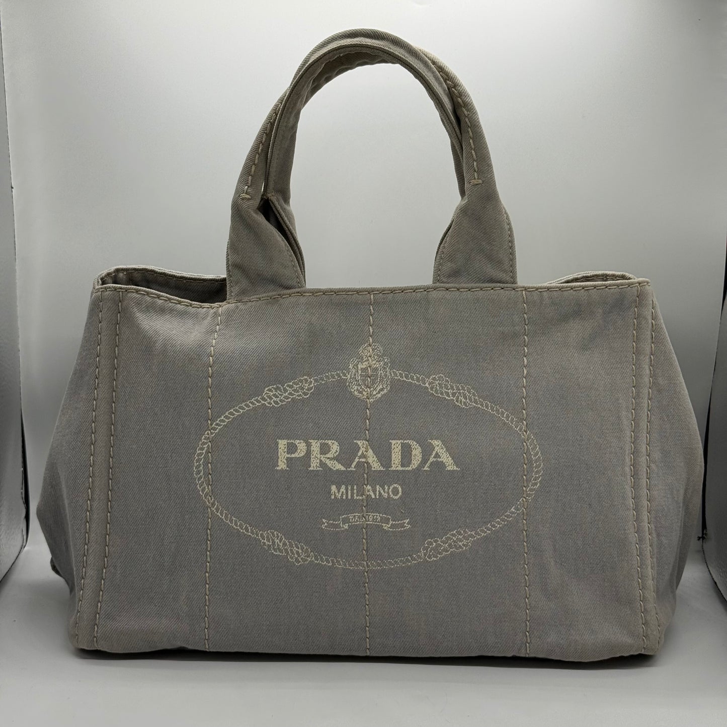 Prada Canapa