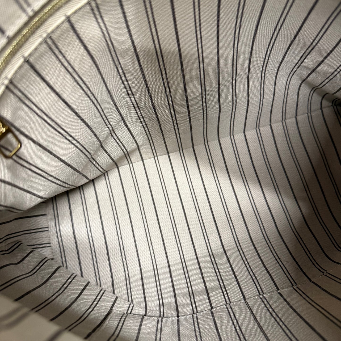 Louis Vuitton Empreinte Bastille