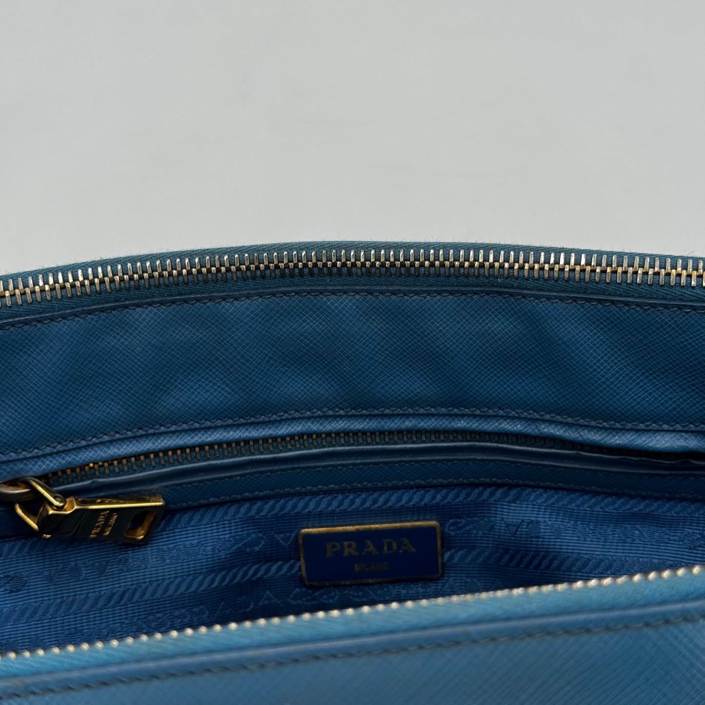 Prada Galleria MM bleu