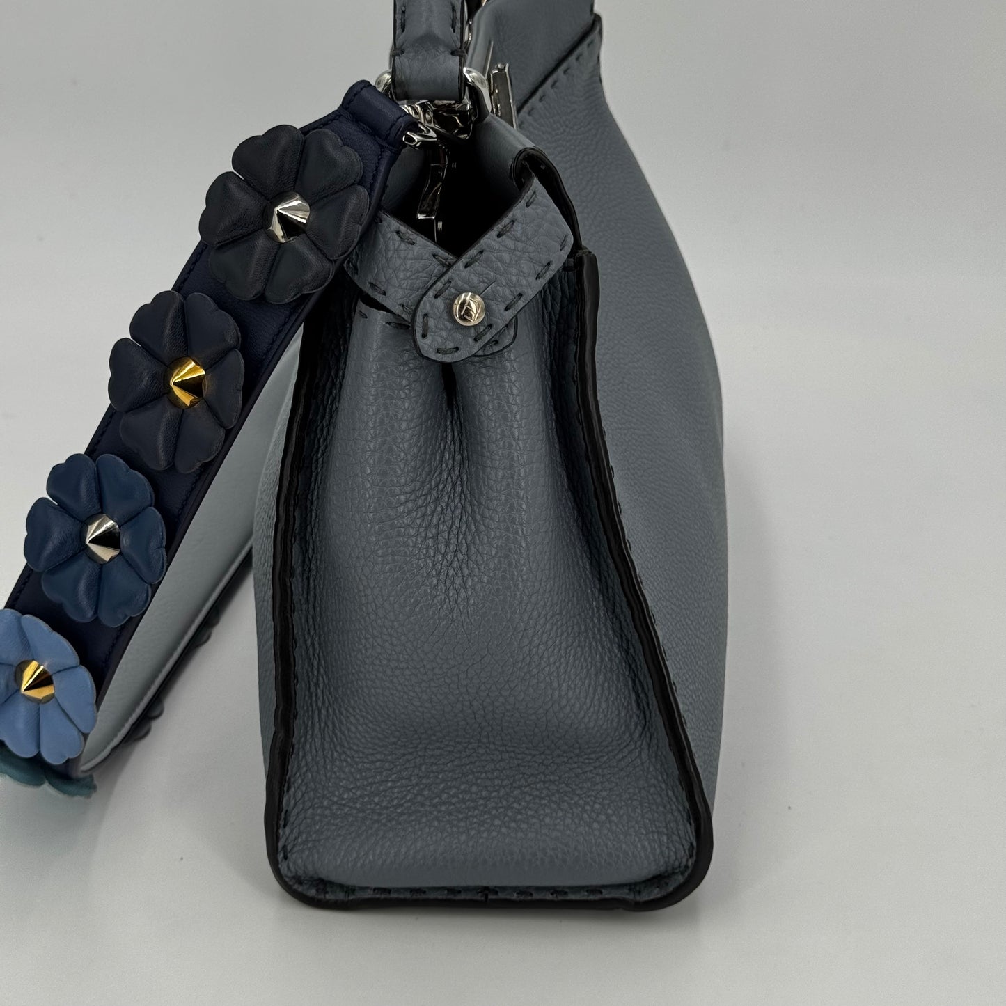 Fendi Peekaboo selleria gris MM
