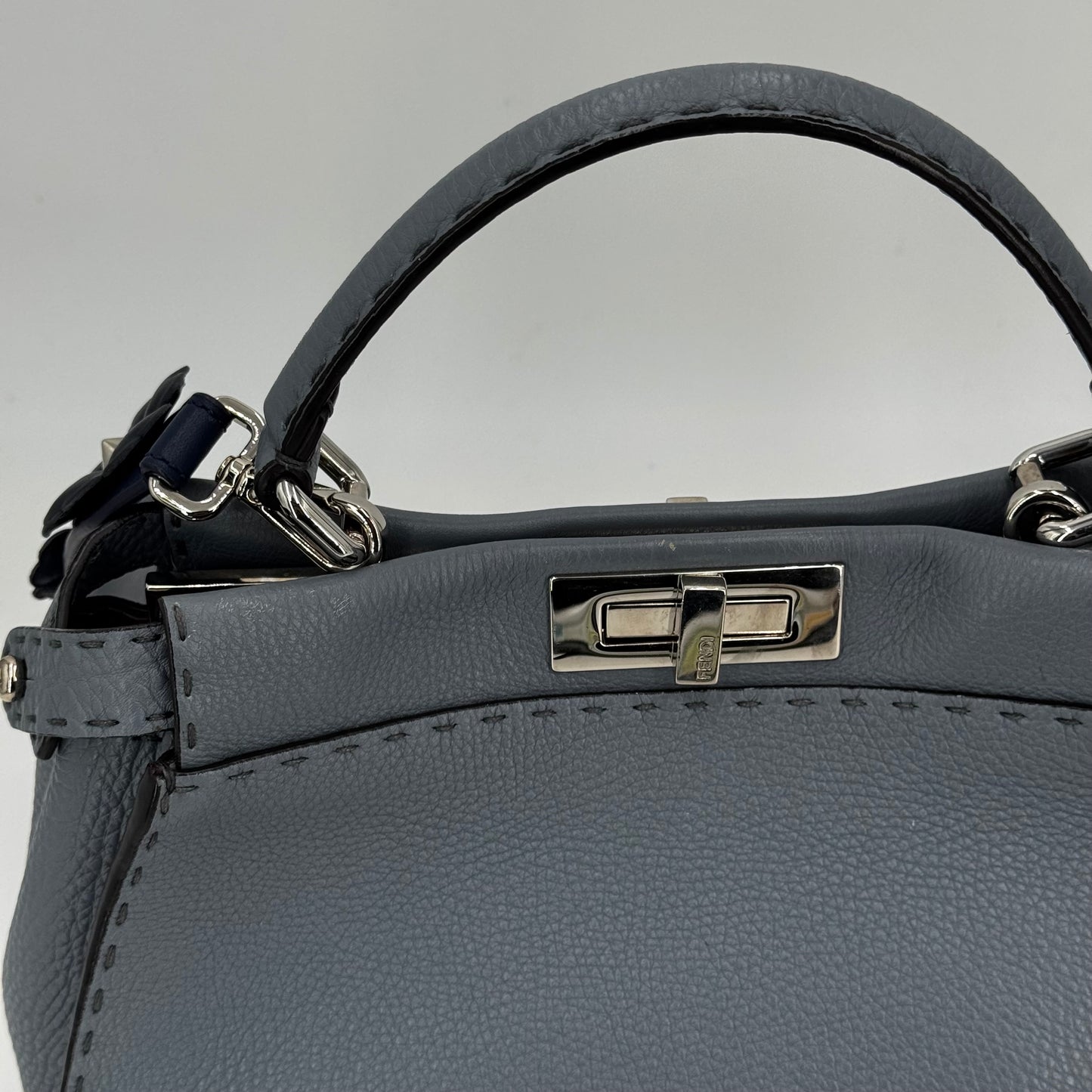 Fendi Peekaboo selleria gris MM