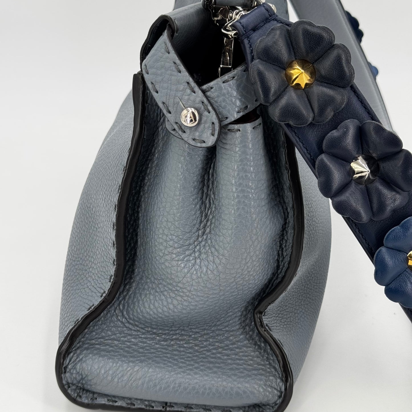Fendi Peekaboo selleria gris MM
