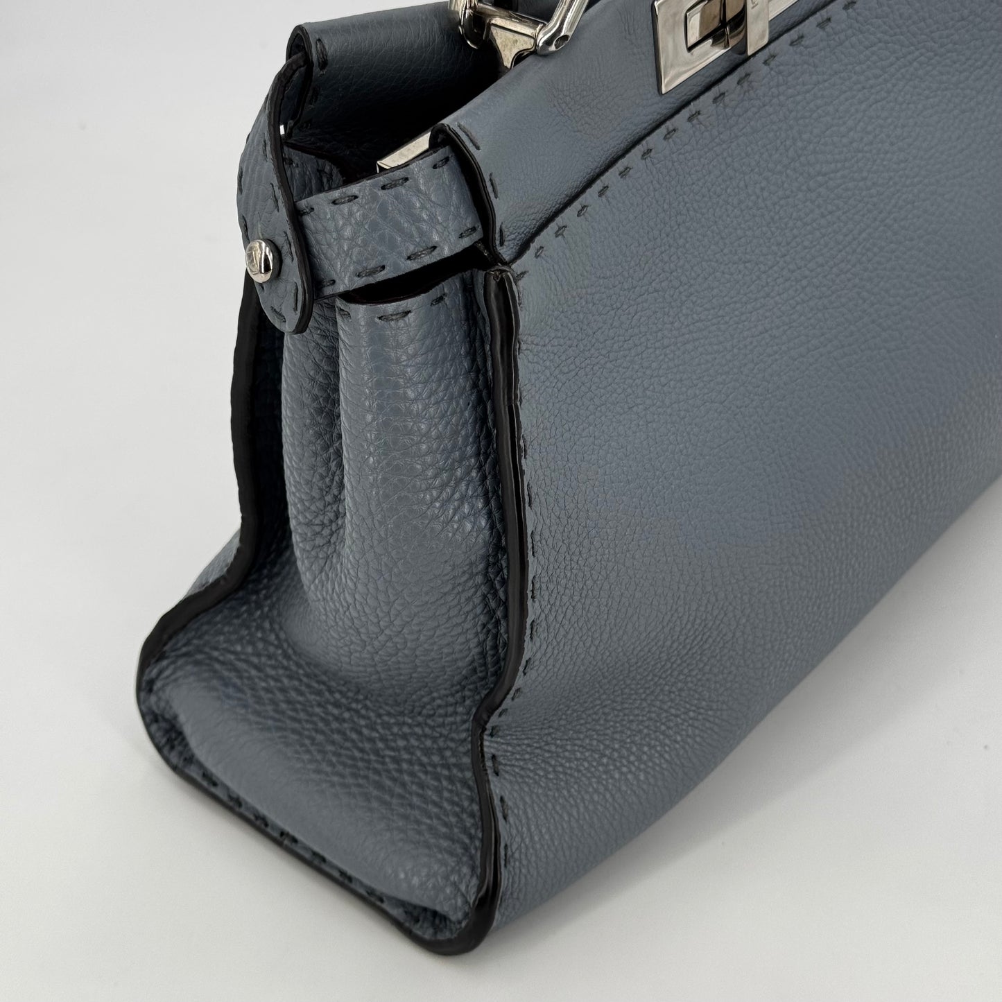 Fendi Peekaboo selleria gris MM