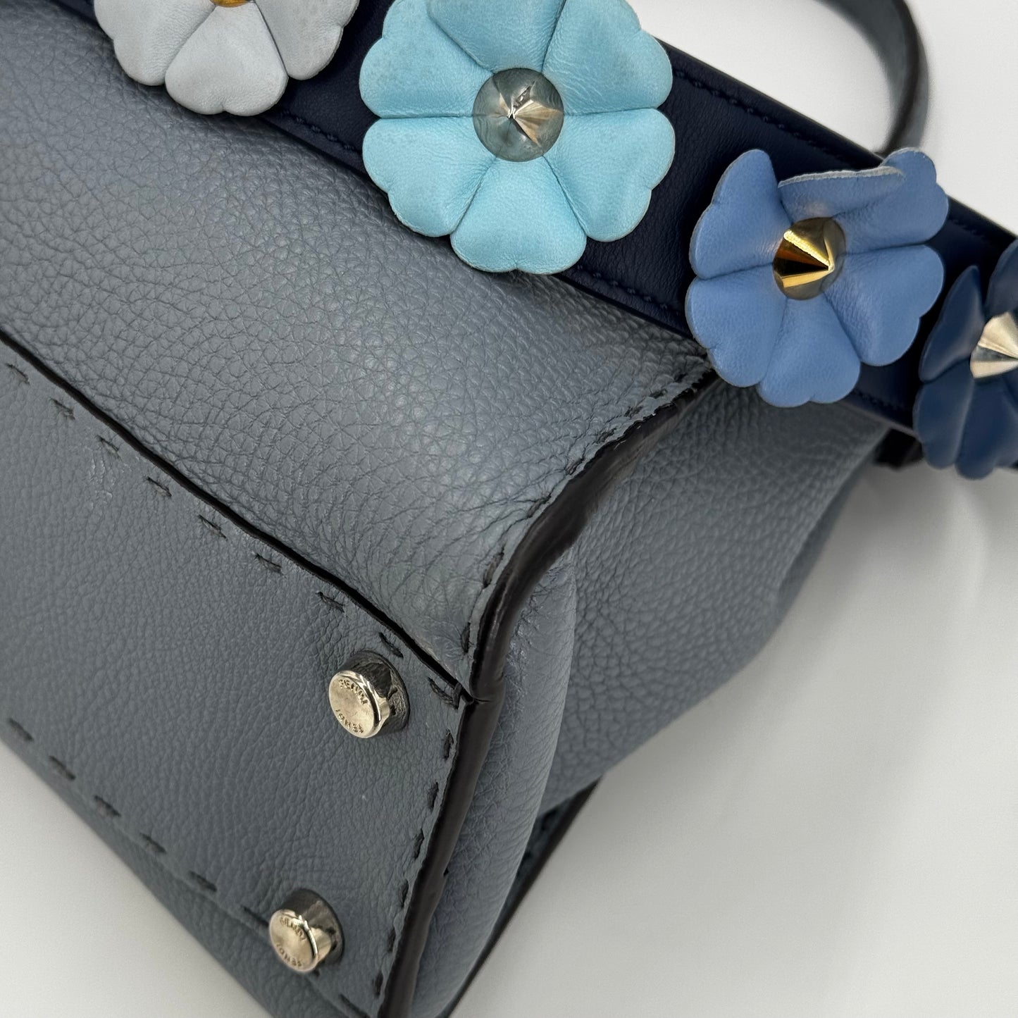 Fendi Peekaboo selleria gris MM