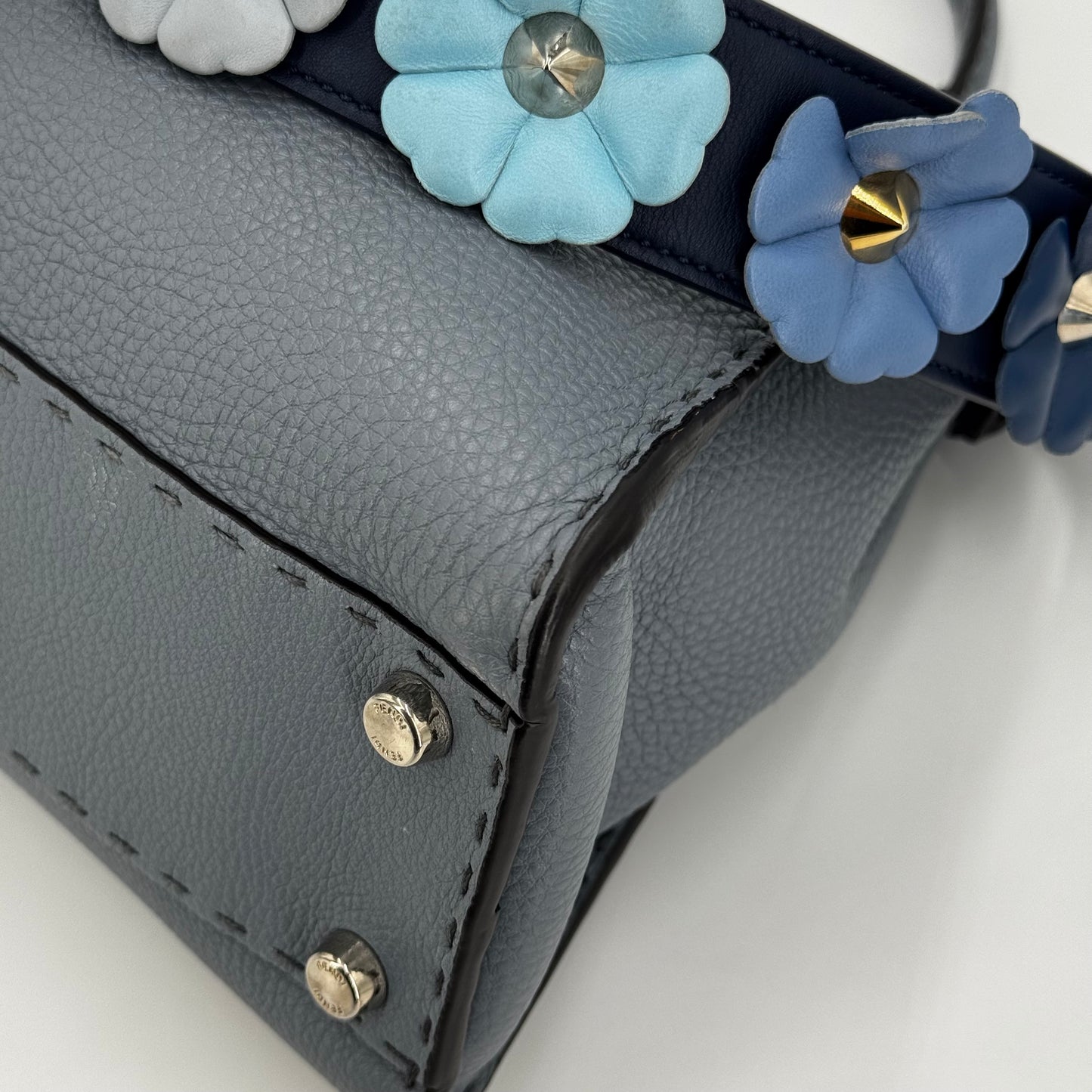 Fendi Peekaboo selleria gris MM