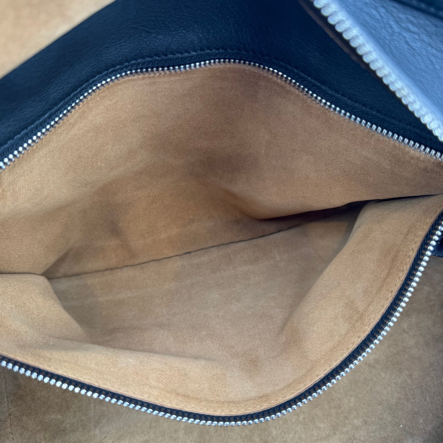 Loewe amazona 24H