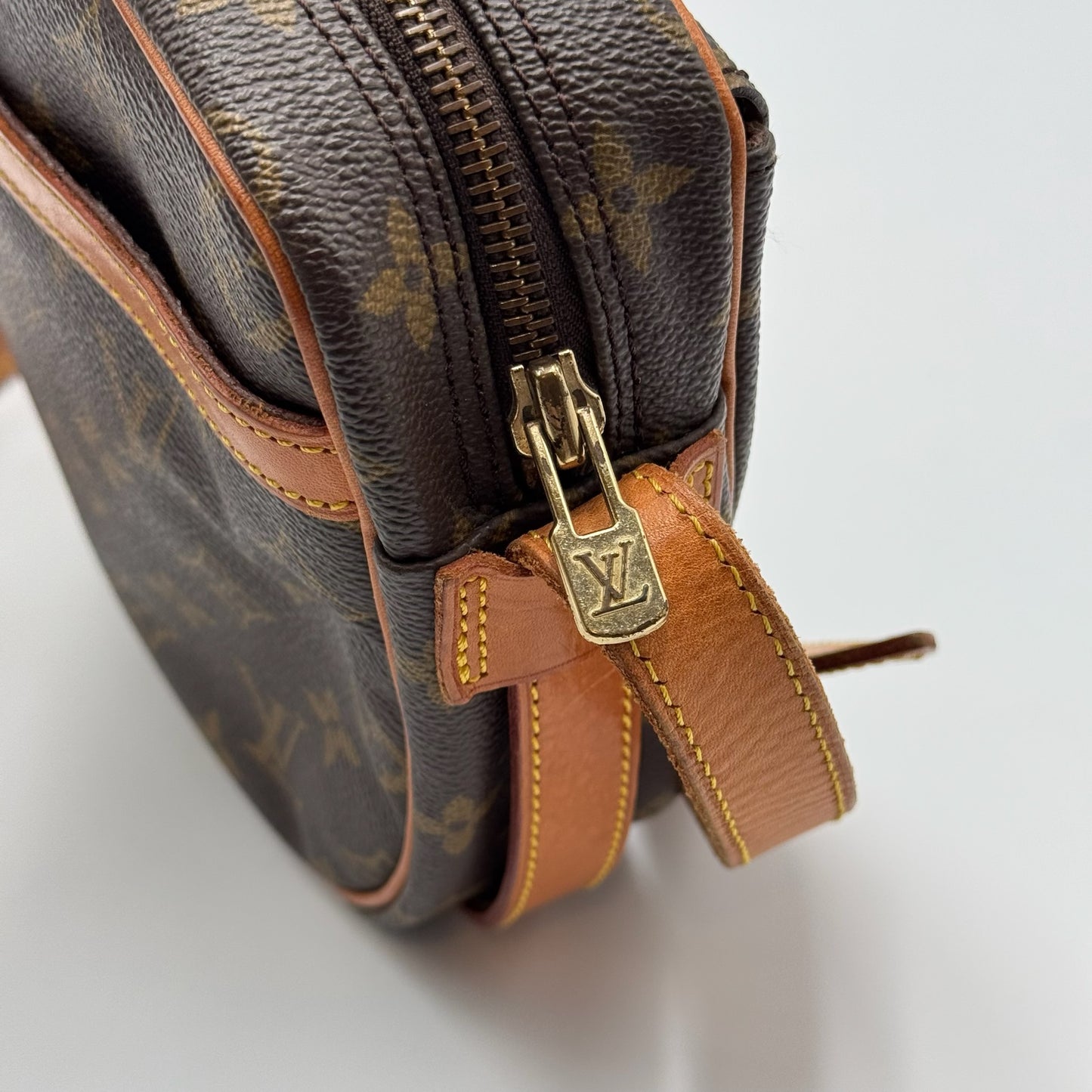 Louis Vuitton Jeune Fille
