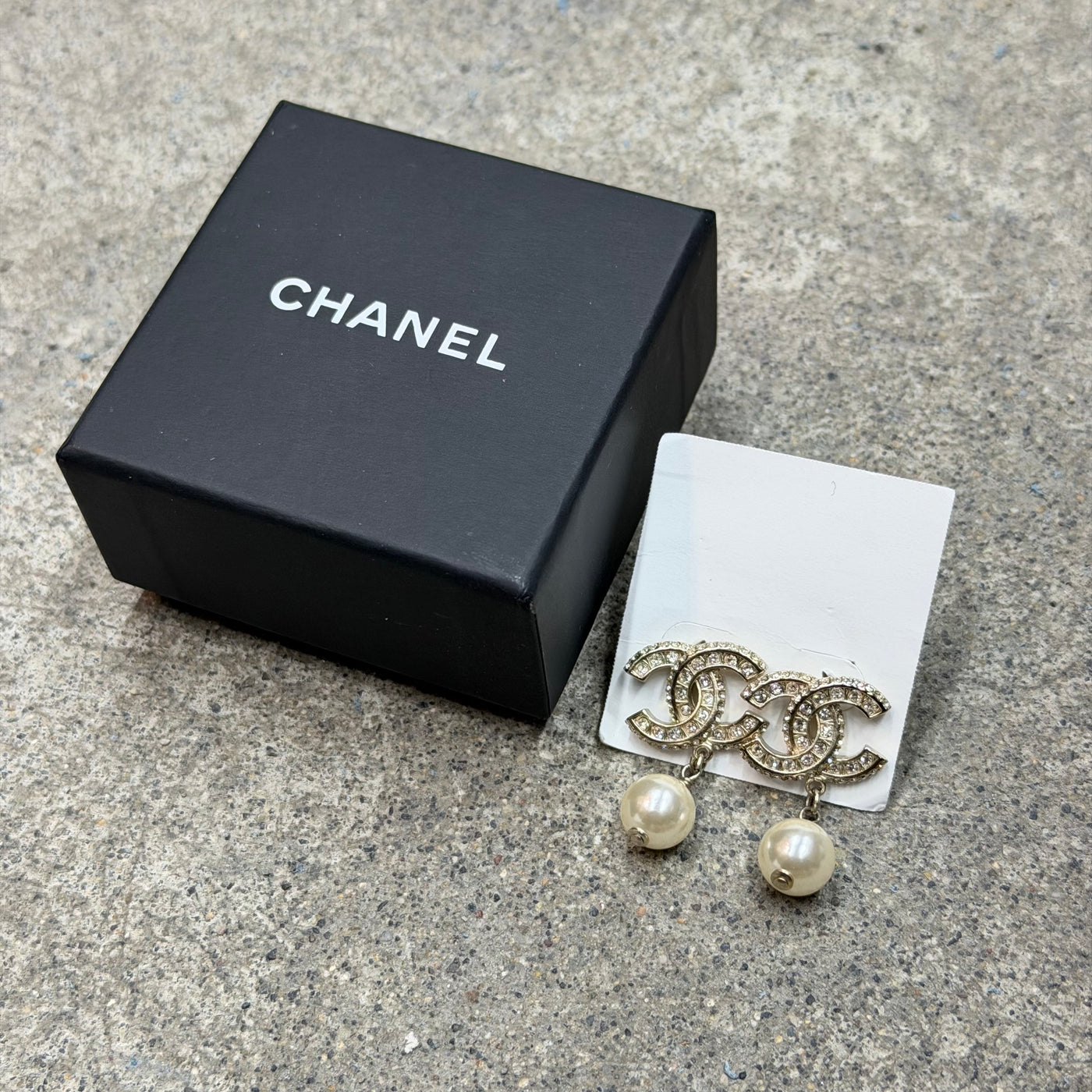Chanel Pendants d’oreilles perles