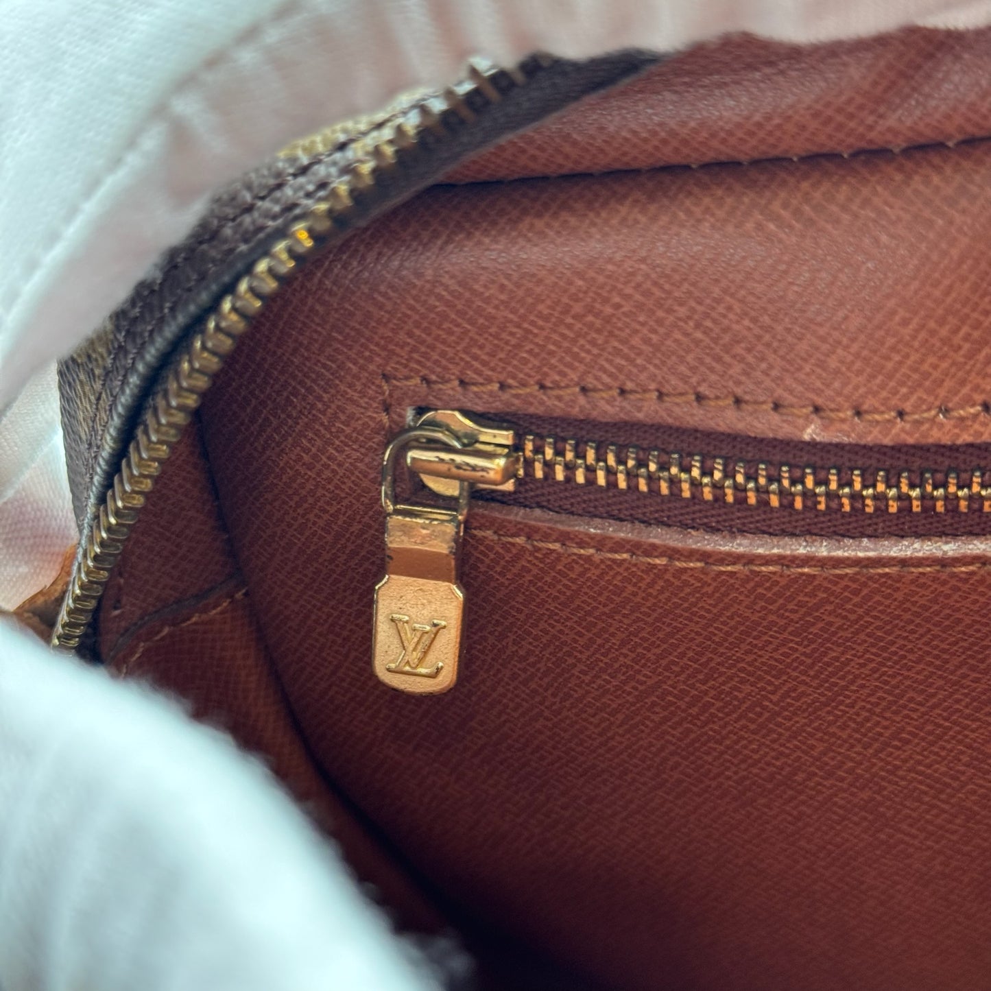 Louis Vuitton Jeune Fille