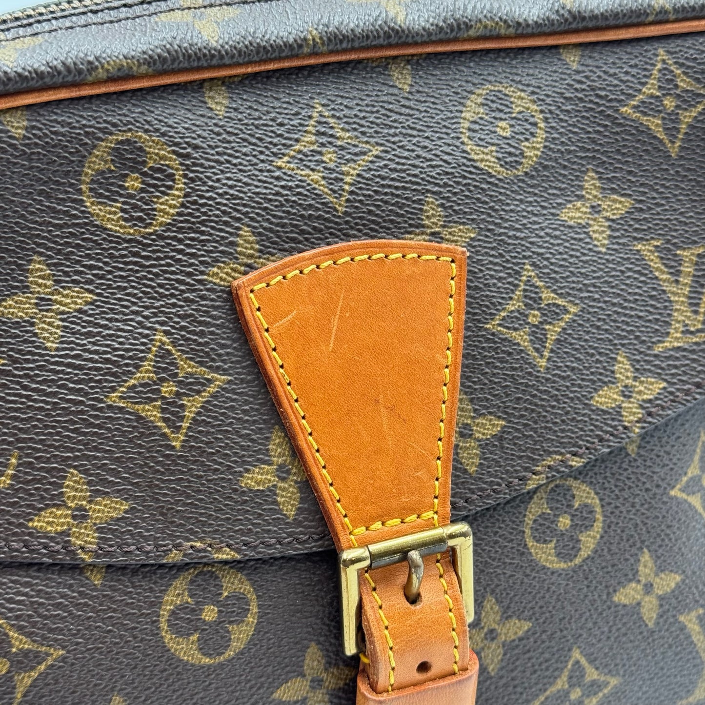 Louis Vuitton Jeune Fille