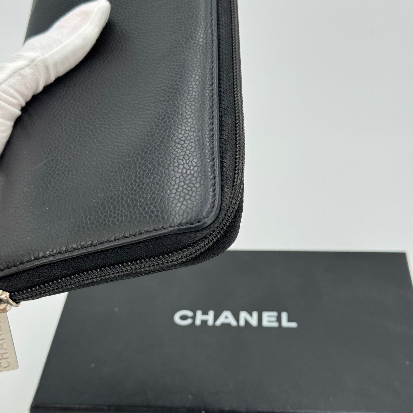 Chanel portefeuille caviar skin