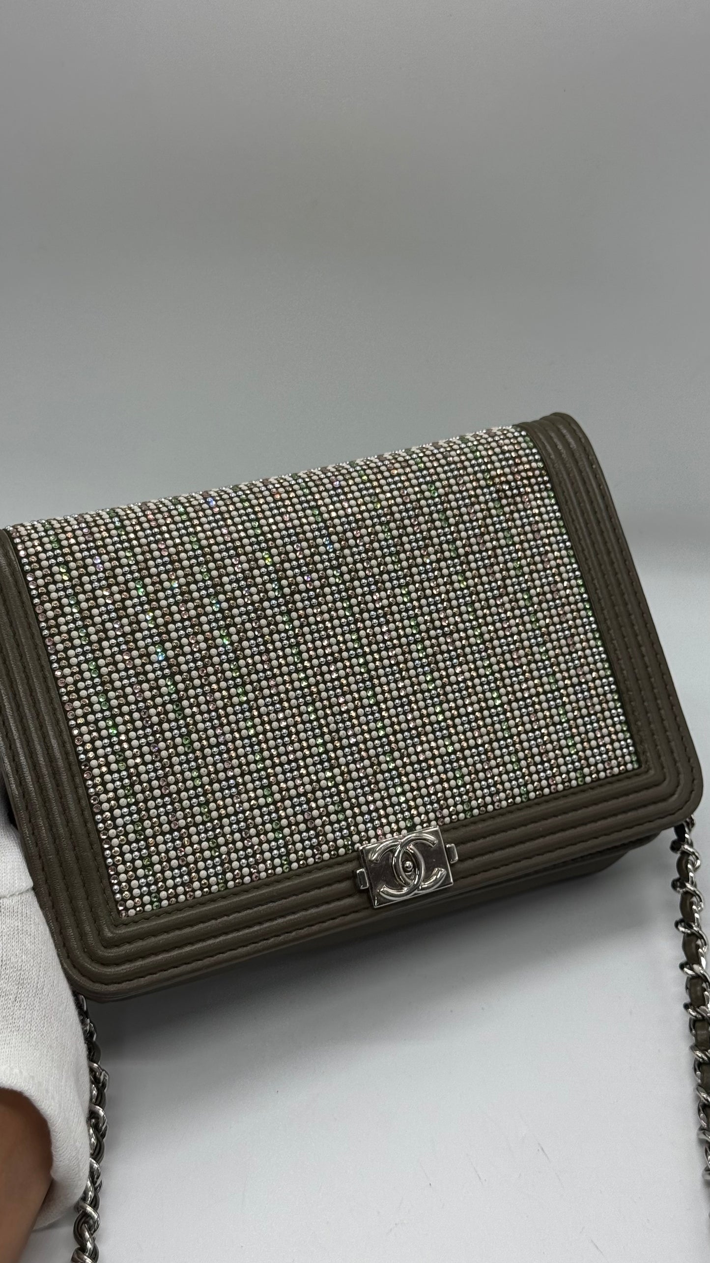 Chanel WOC kaki édition limitée