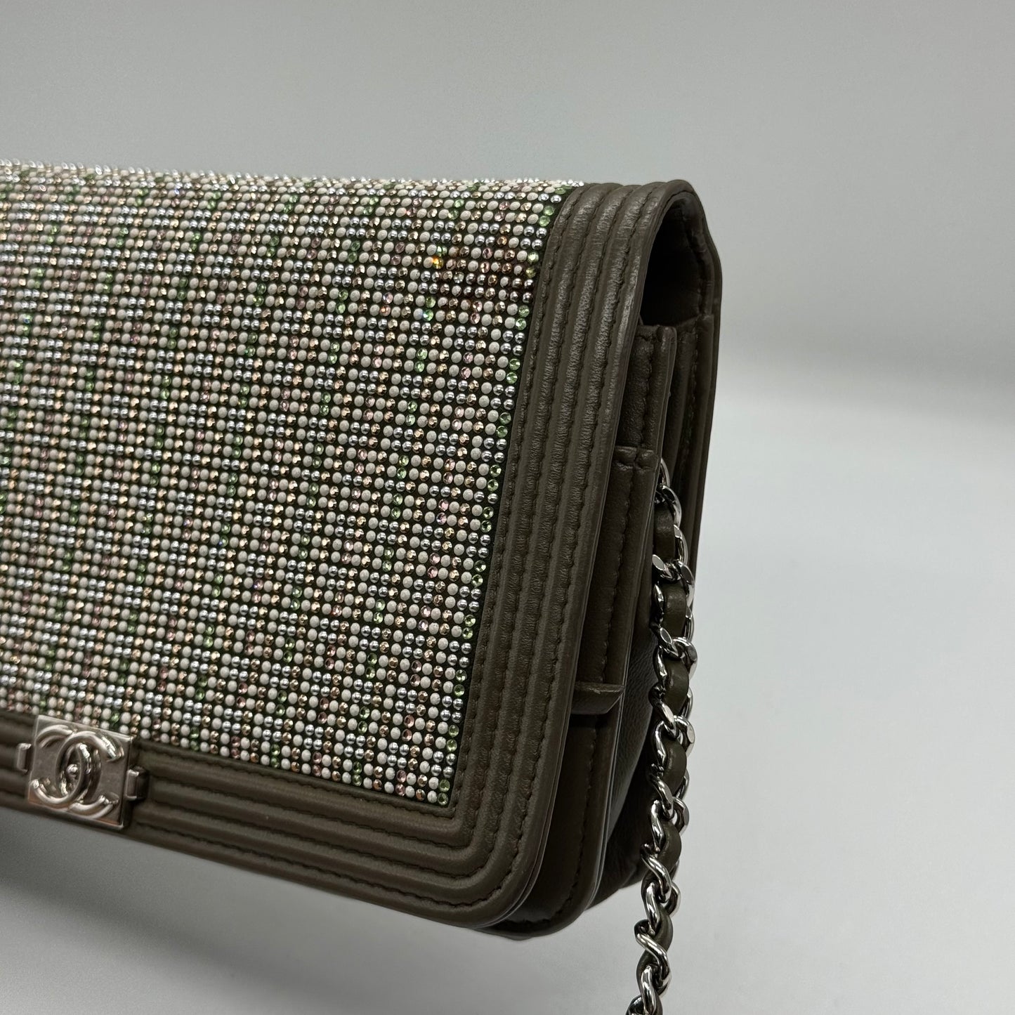 Chanel WOC kaki édition limitée