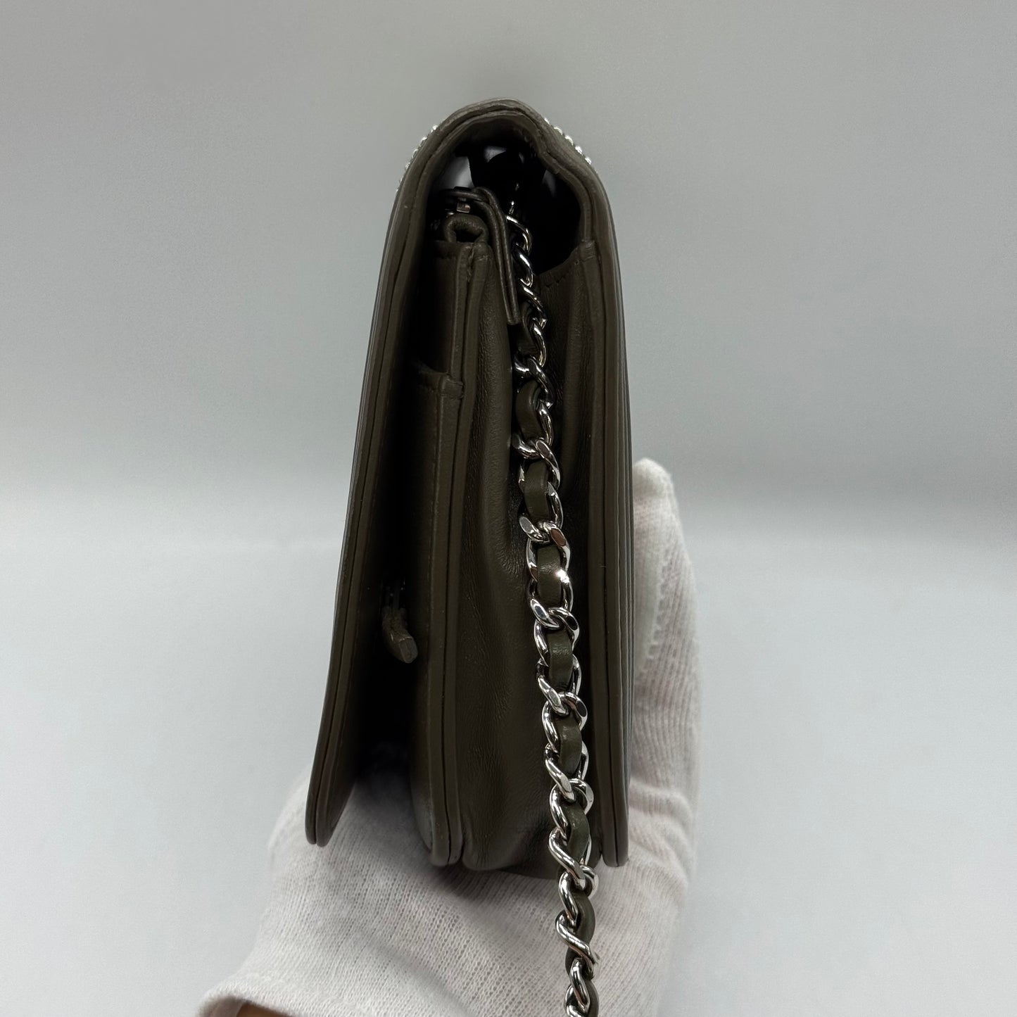 Chanel WOC kaki édition limitée